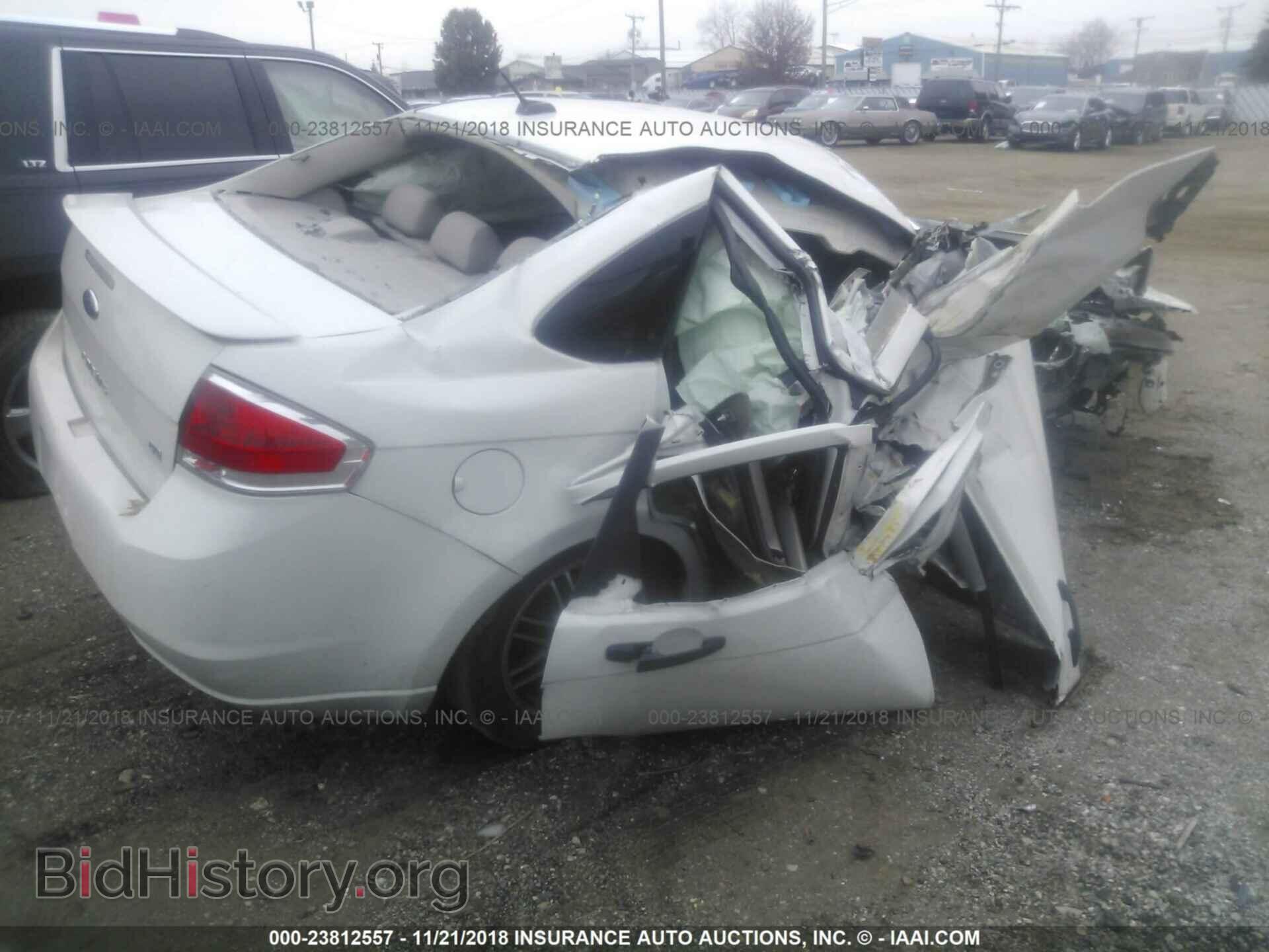 2011 Ford Focus - VIN: 1FAHP3FN8BW169014 - Фото 4