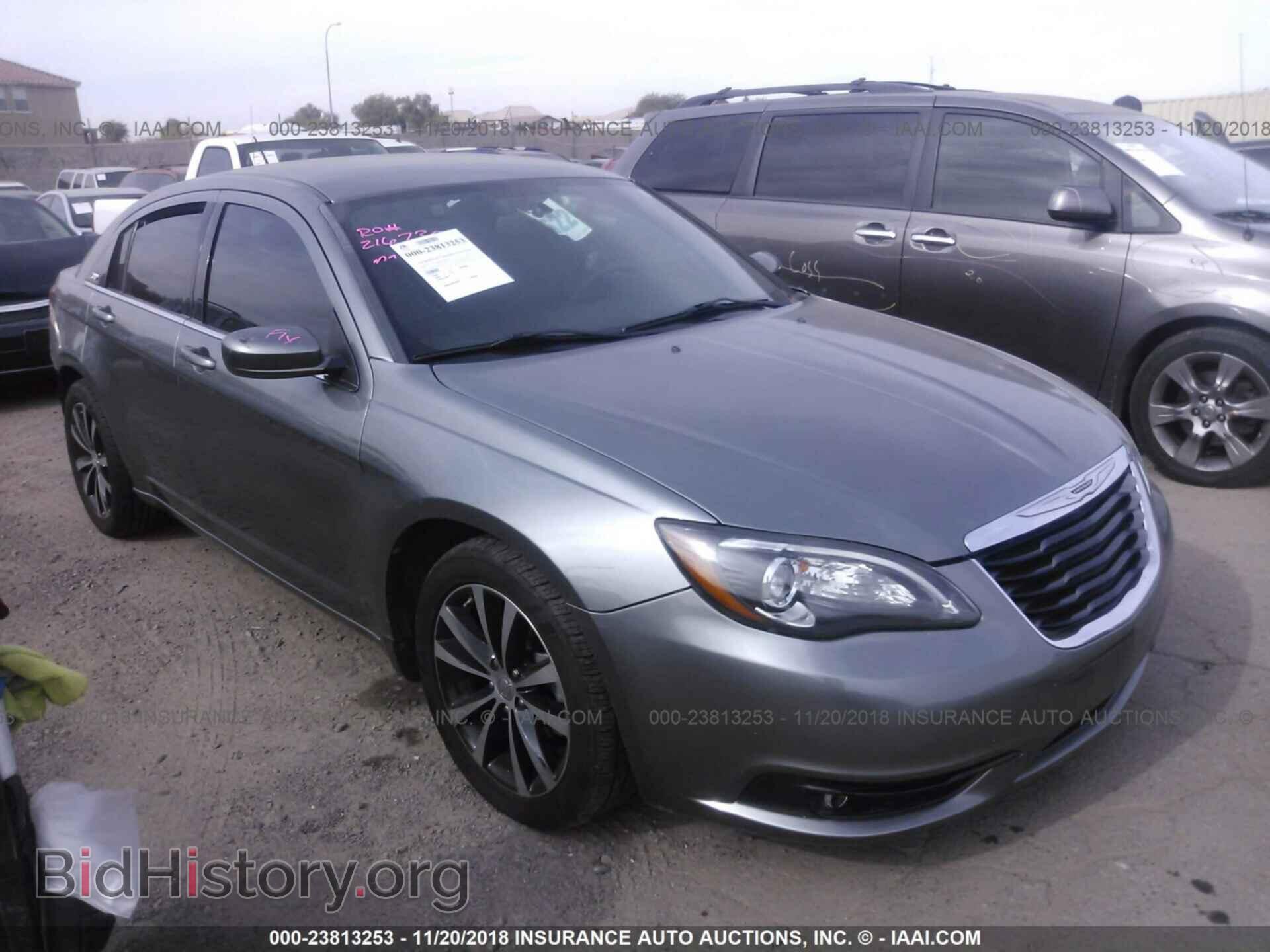 Photo 1C3BC8FG9BN601243 - Chrysler 200 2011