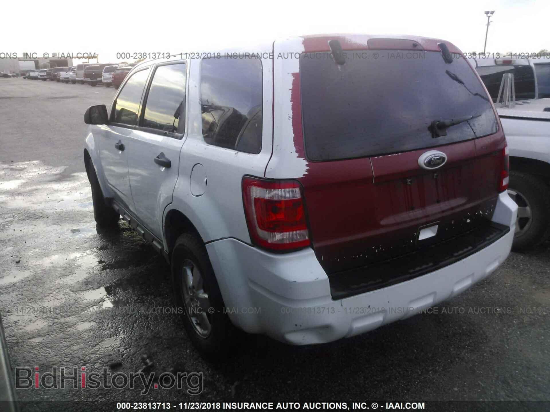 2011 Ford Escape - VIN: 1FMCU0C7XBKA09303 - Фото 3