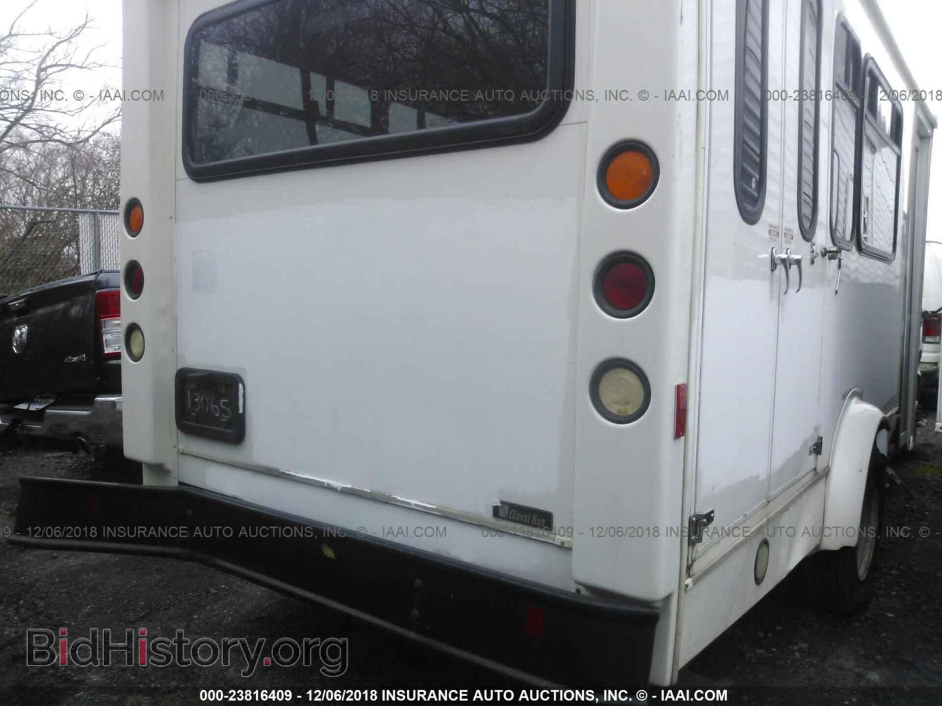 2012 Ford Econoline - VIN: 1FDEE3FS1CDA11857 - Photo 4