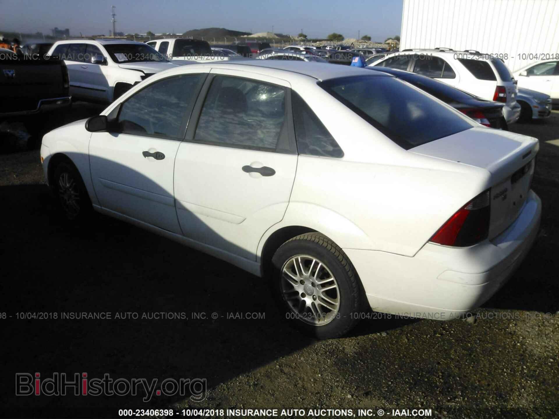 2007 FORD FOCUS - VIN: 1FAFP34N37W320570 - Photo 3