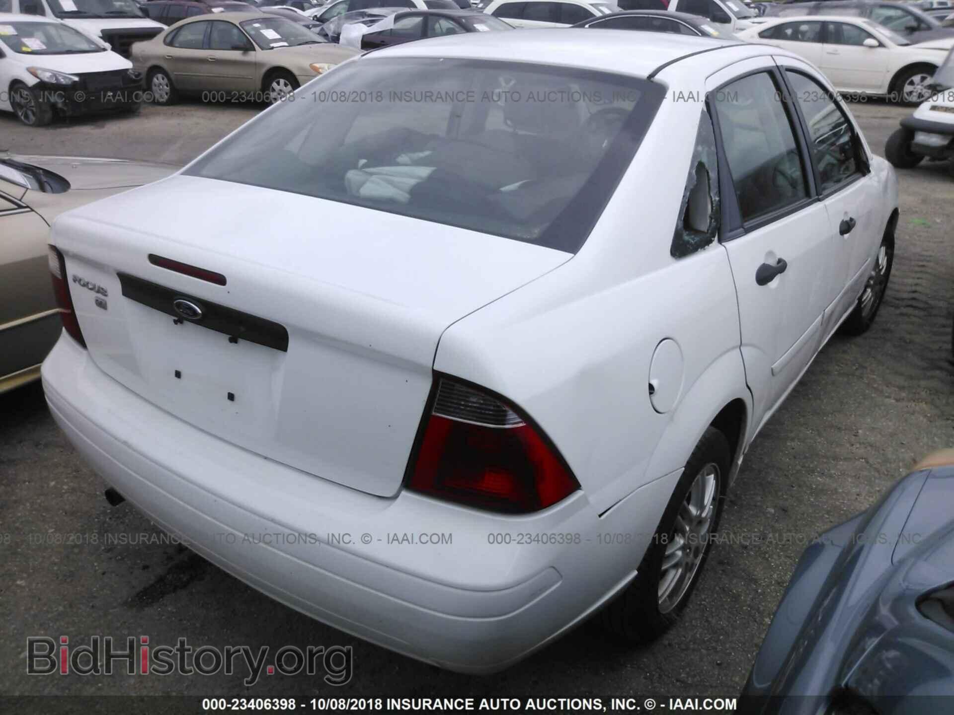 2007 FORD FOCUS - VIN: 1FAFP34N37W320570 - Photo 4