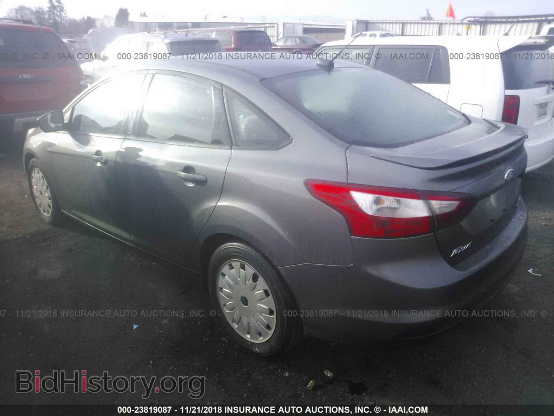 2012 Ford Focus - VIN: 1FAHP3F28CL436421 - Photo 3