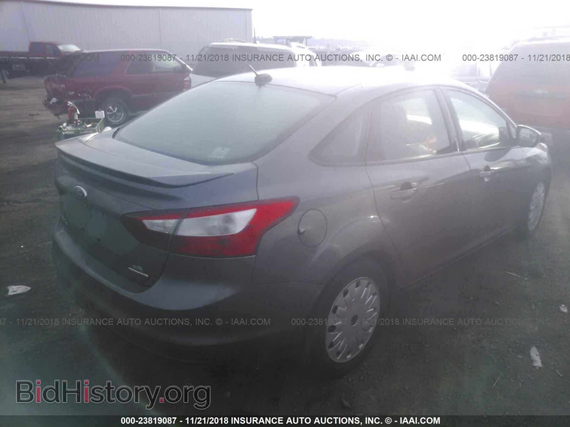 2012 Ford Focus - VIN: 1FAHP3F28CL436421 - Photo 4