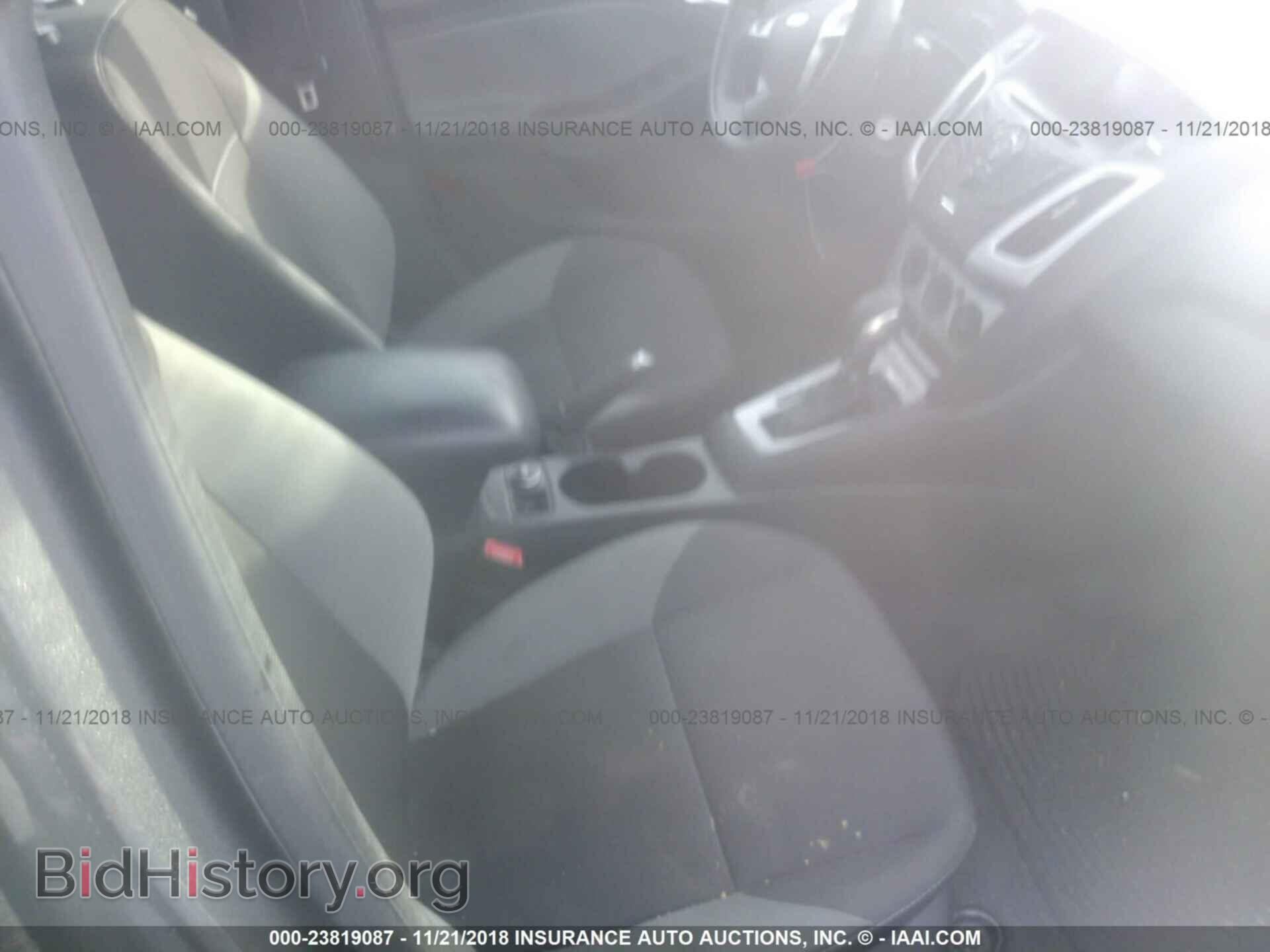2012 Ford Focus - VIN: 1FAHP3F28CL436421 - Photo 5