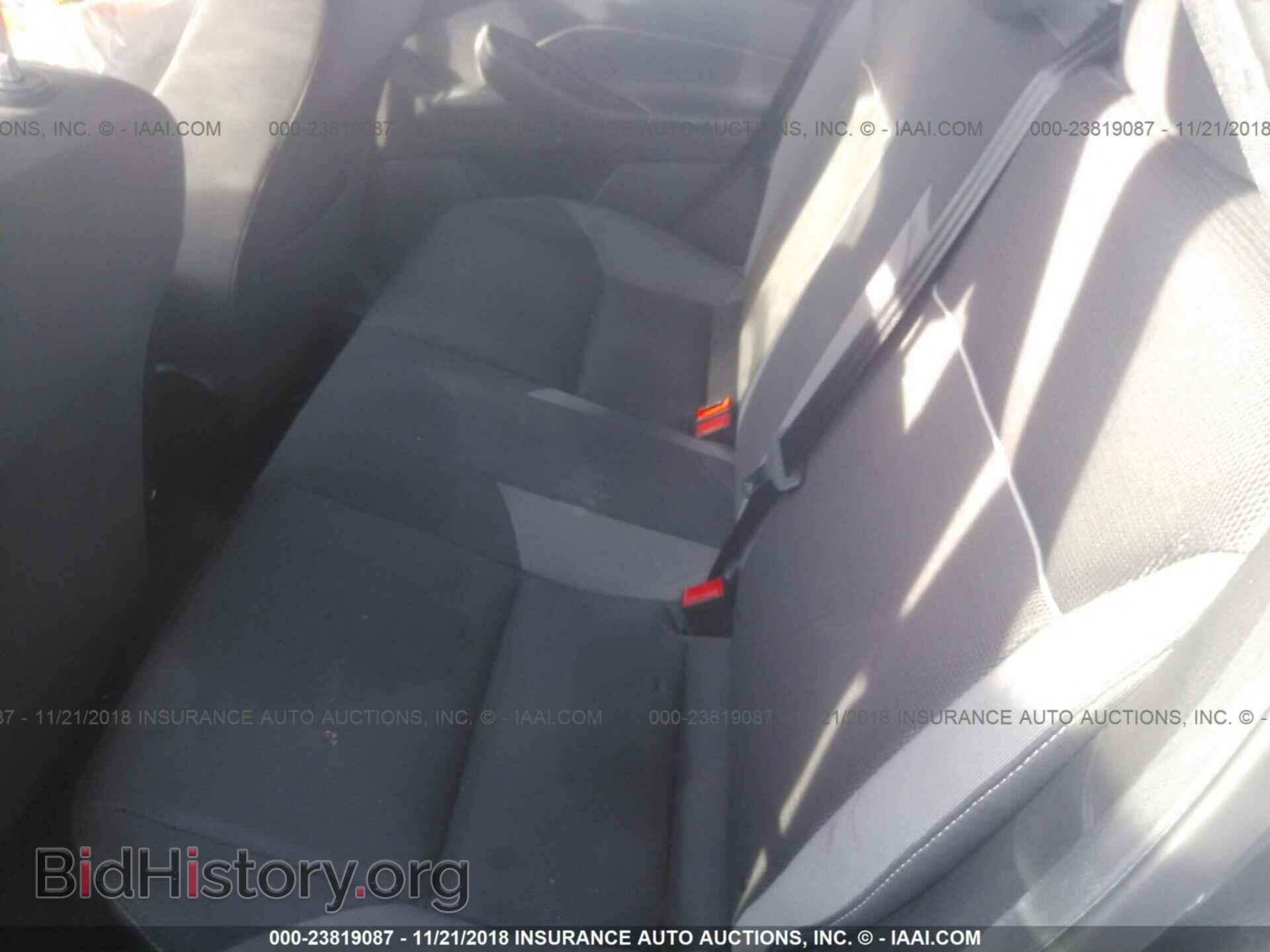 2012 Ford Focus - VIN: 1FAHP3F28CL436421 - Photo 8