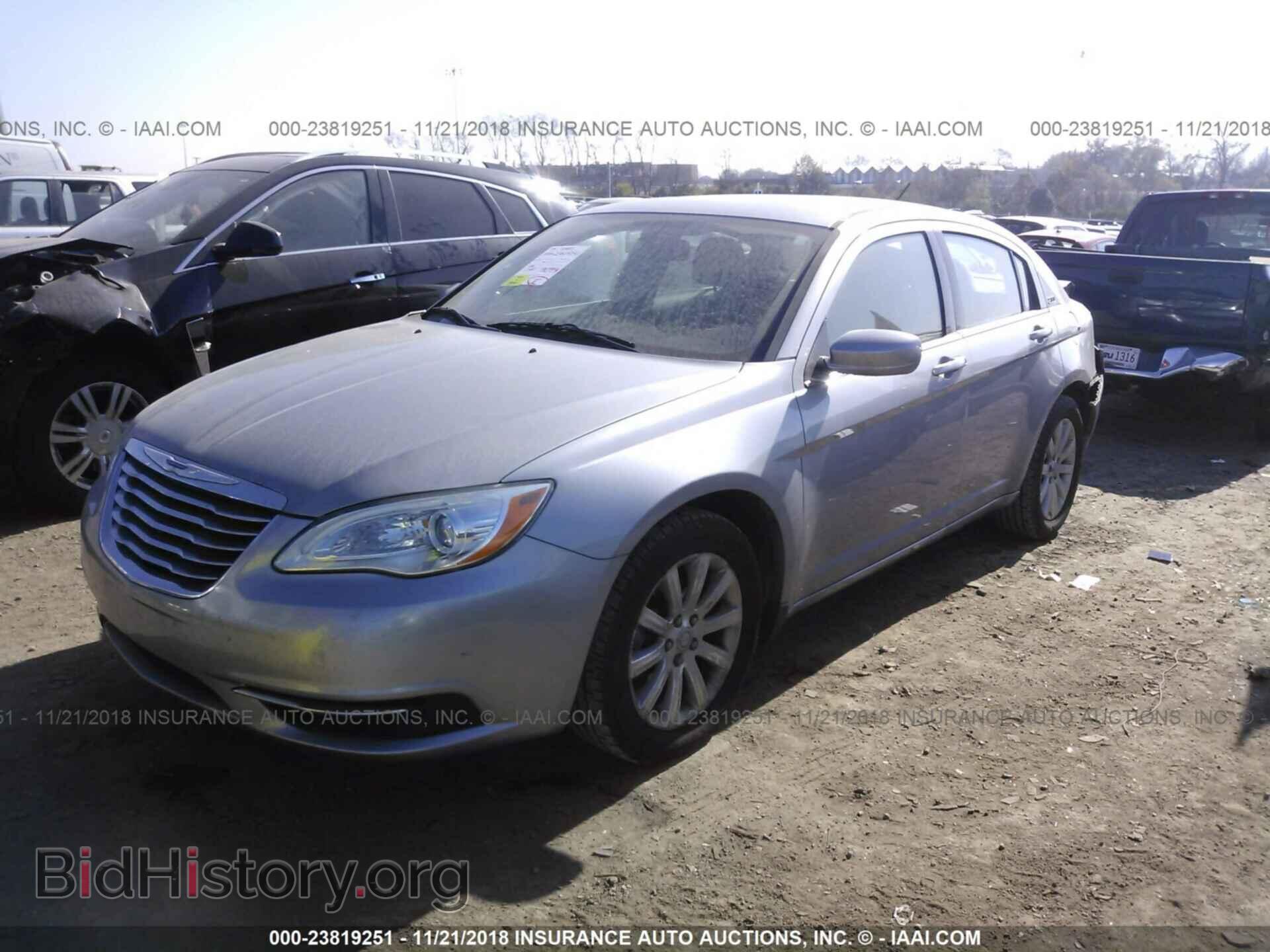 2013 CHRYSLER 200 - VIN: 1C3CCBBB2DN525525 - Фото 2