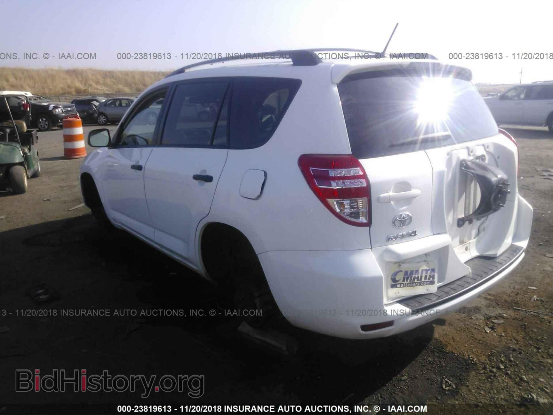 2011 Toyota Rav4 - VIN: 2T3BF4DV2BW174977 - Фото 3