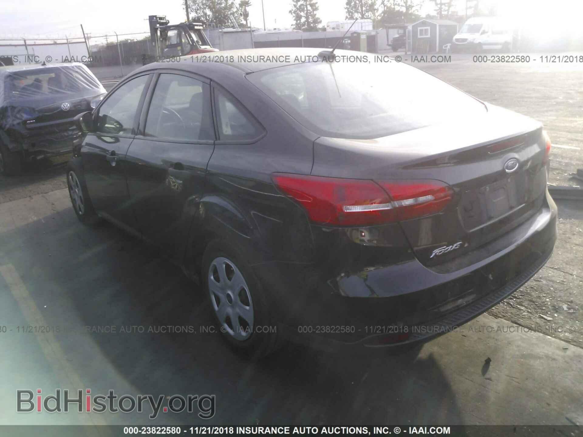 2015 Ford Focus - VIN: 1FADP3E2XFL281262 - Фото 3