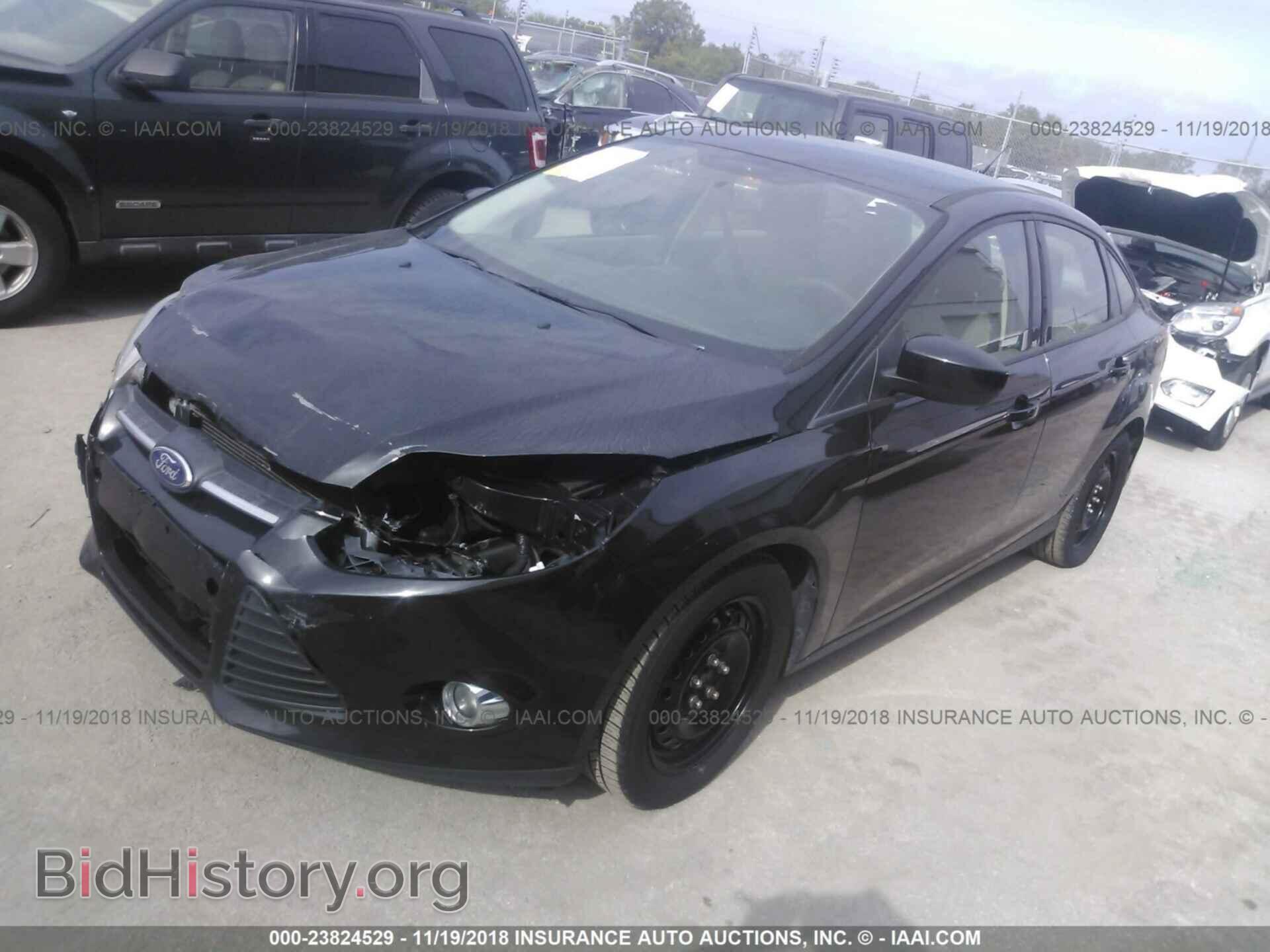 2012 Ford Focus - VIN: 1FAHP3F28CL166669 - Фото 2