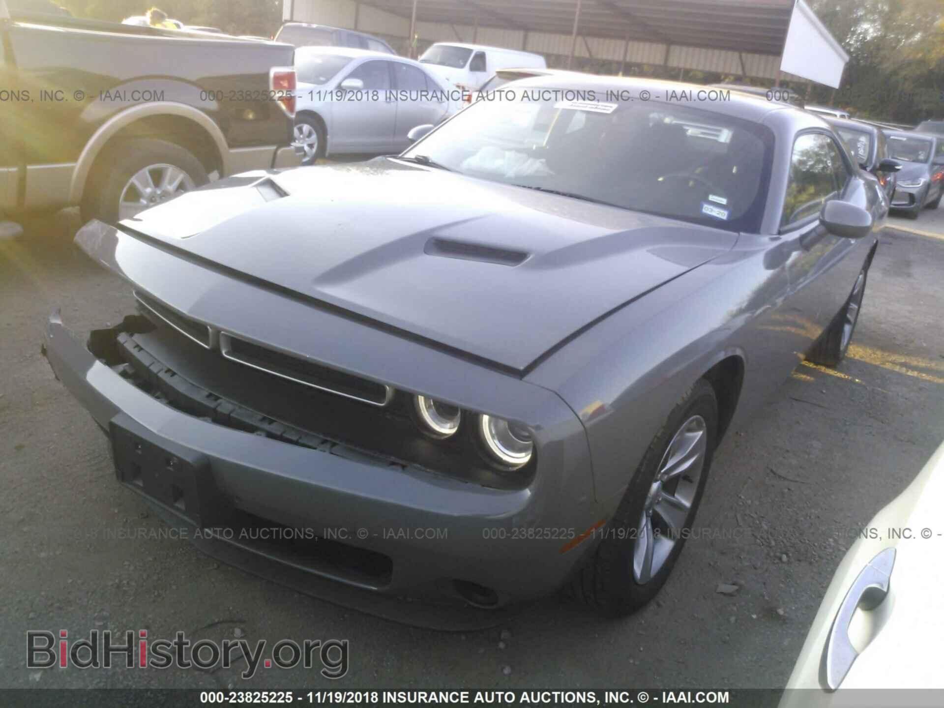2018 Dodge Challenger - VIN: 2C3CDZAG3JH241747 - Фото 2