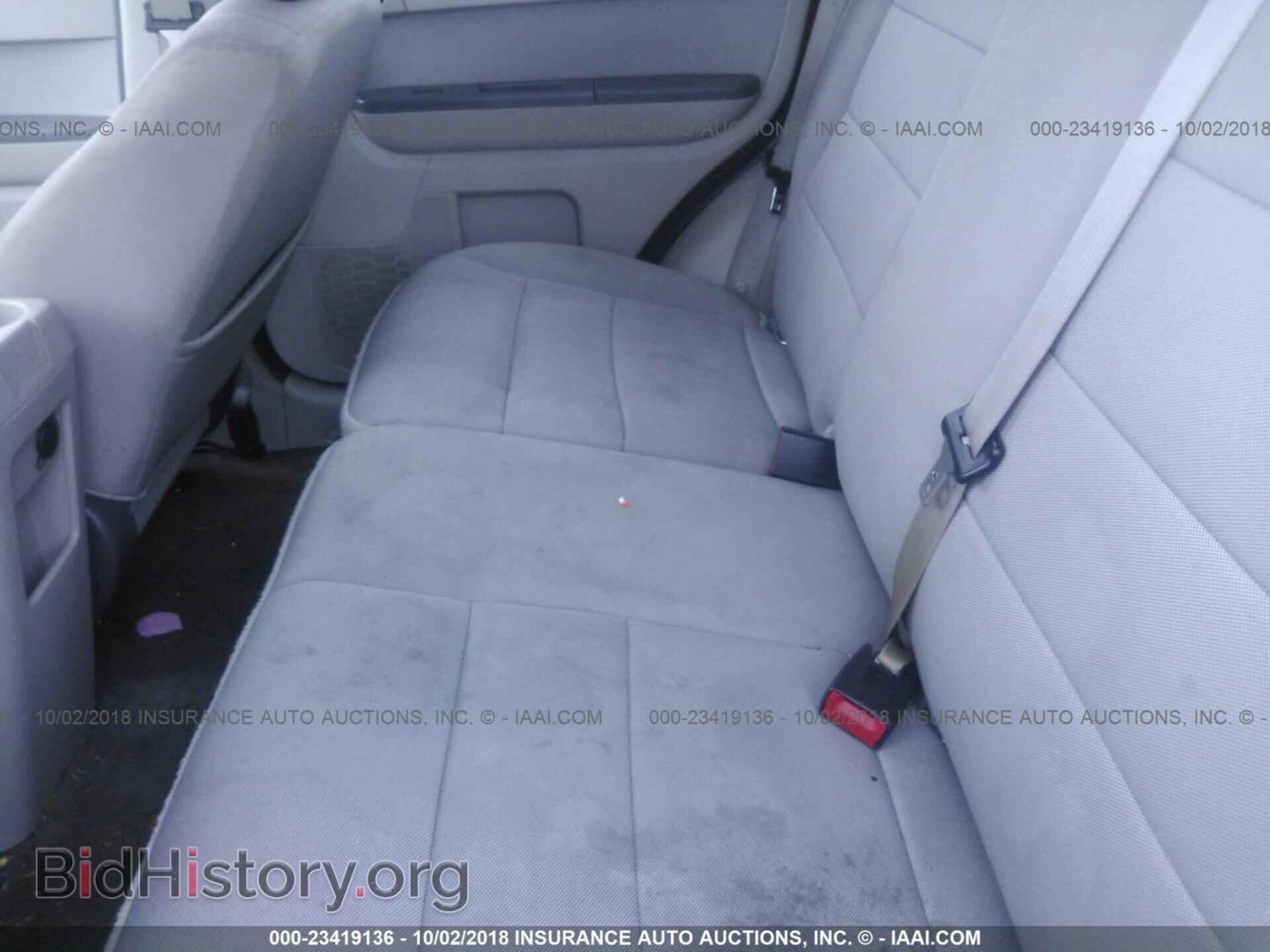 2011 FORD ESCAPE - VIN: 1FMCU0D76BKB52165 - Photo 8