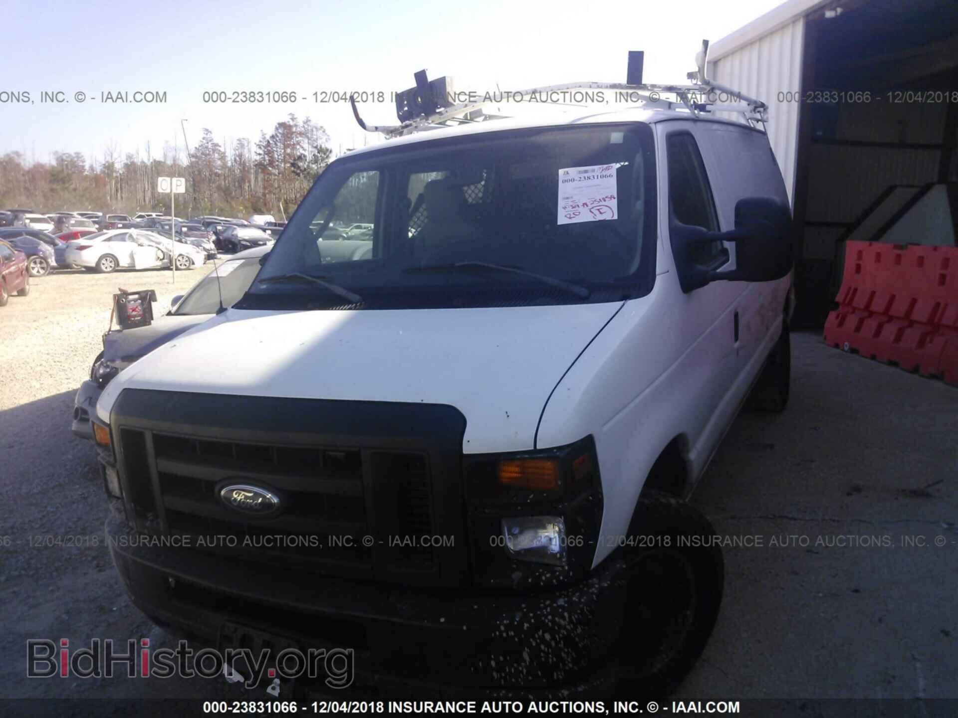 2011 Ford Econoline - VIN: 1FTNE2EL8BDA52087 - Фото 2