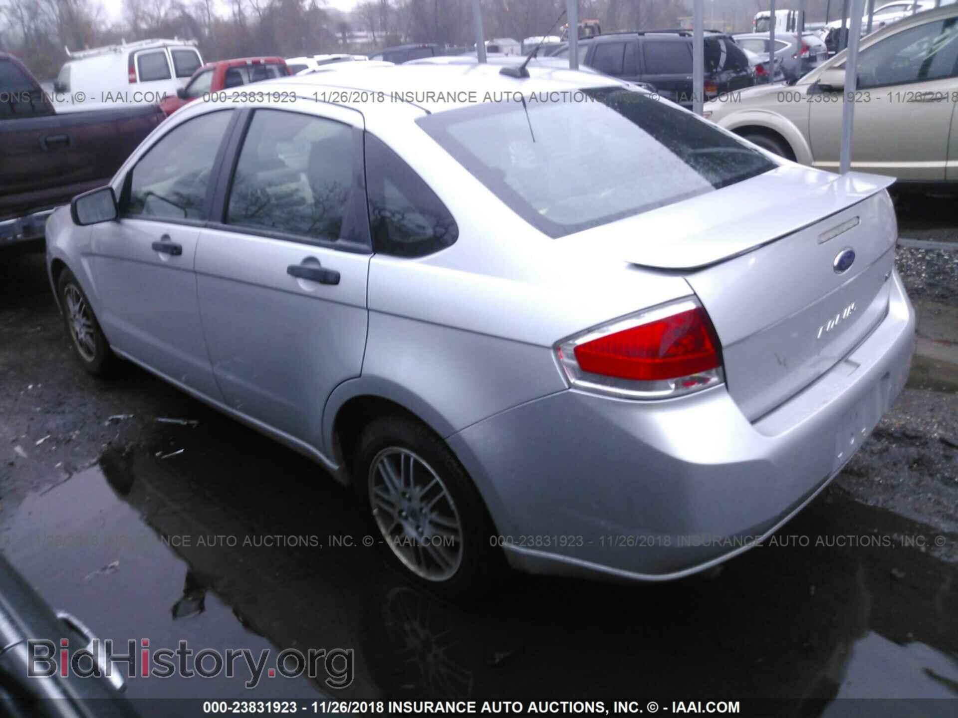 2011 Ford Focus - VIN: 1FAHP3FN8BW160281 - Фото 3