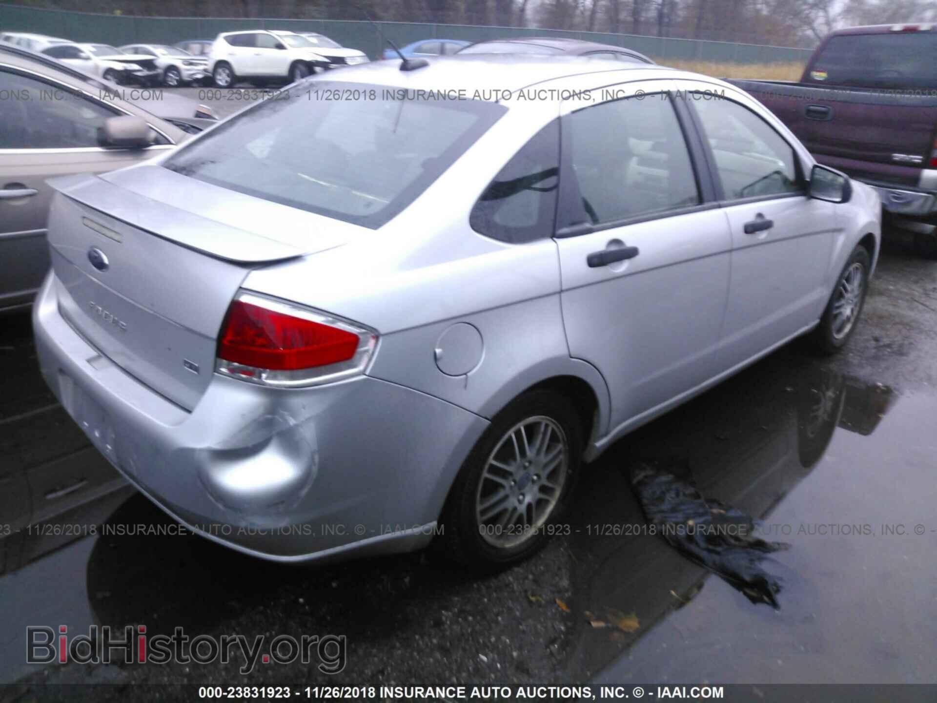 2011 Ford Focus - VIN: 1FAHP3FN8BW160281 - Фото 4