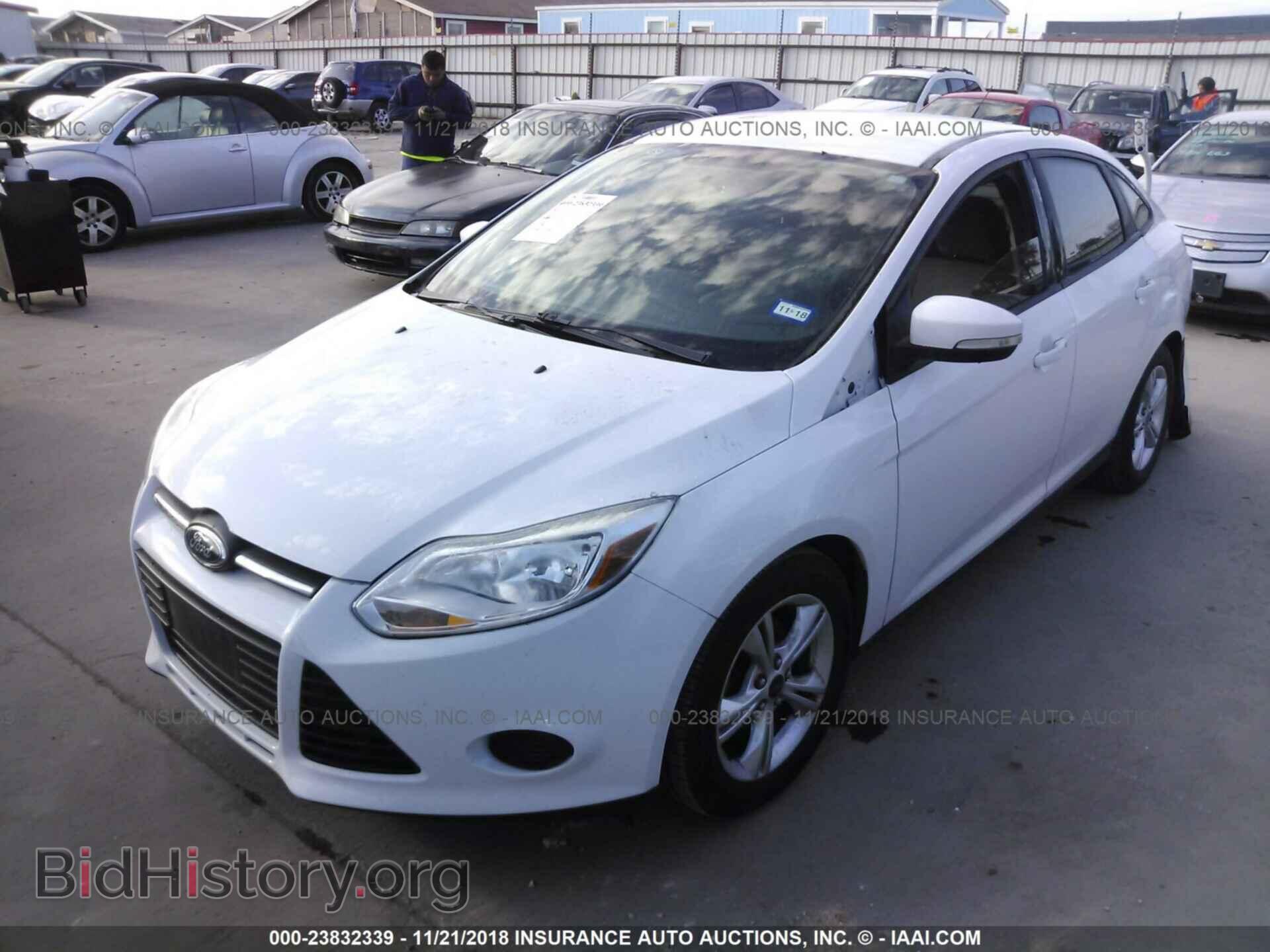 2014 Ford Focus - VIN: 1FADP3F27EL208413 - Photo 2