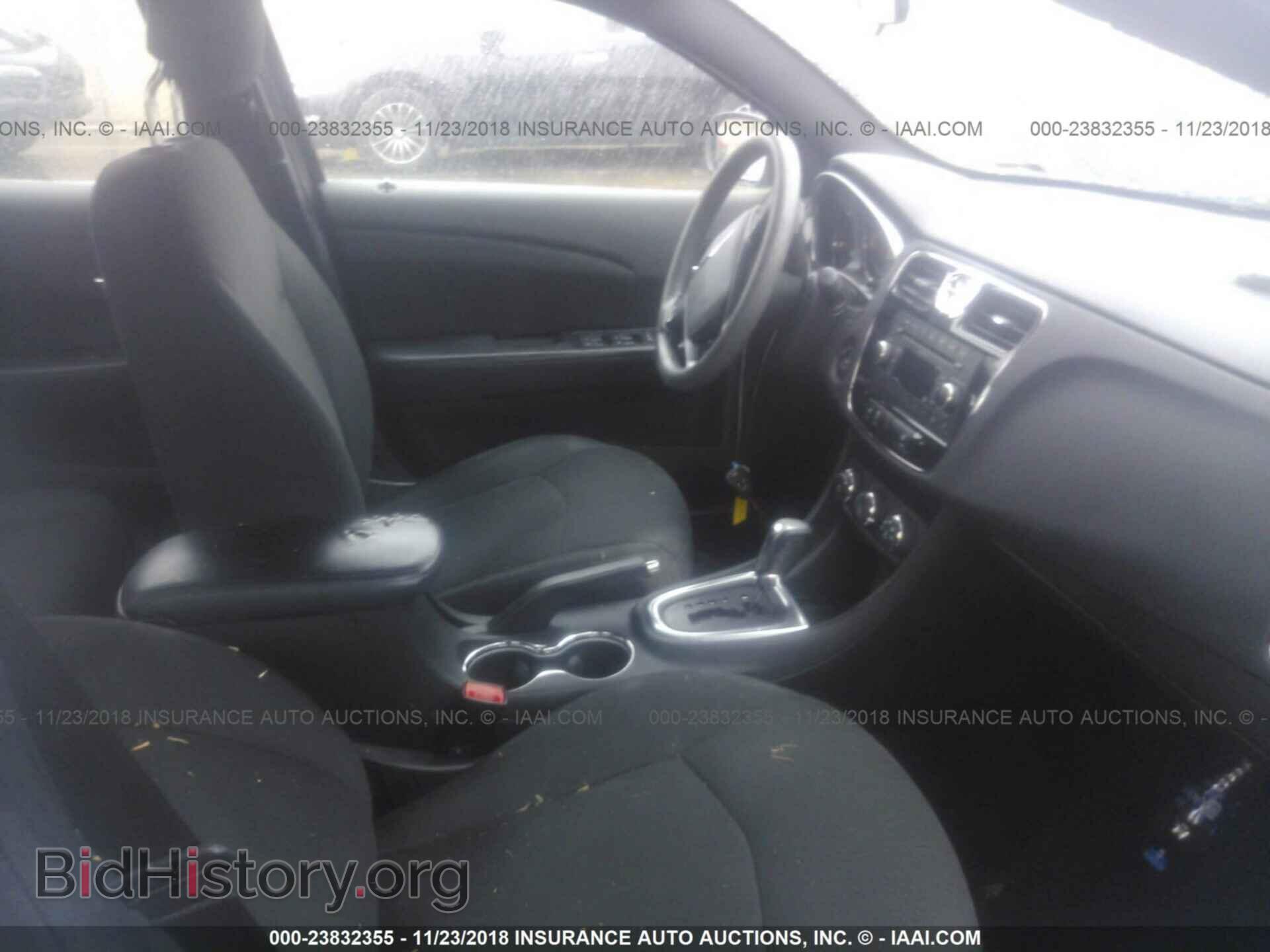 2011 Chrysler 200 - VIN: 1C3BC4FB6BN566500 - Photo 5