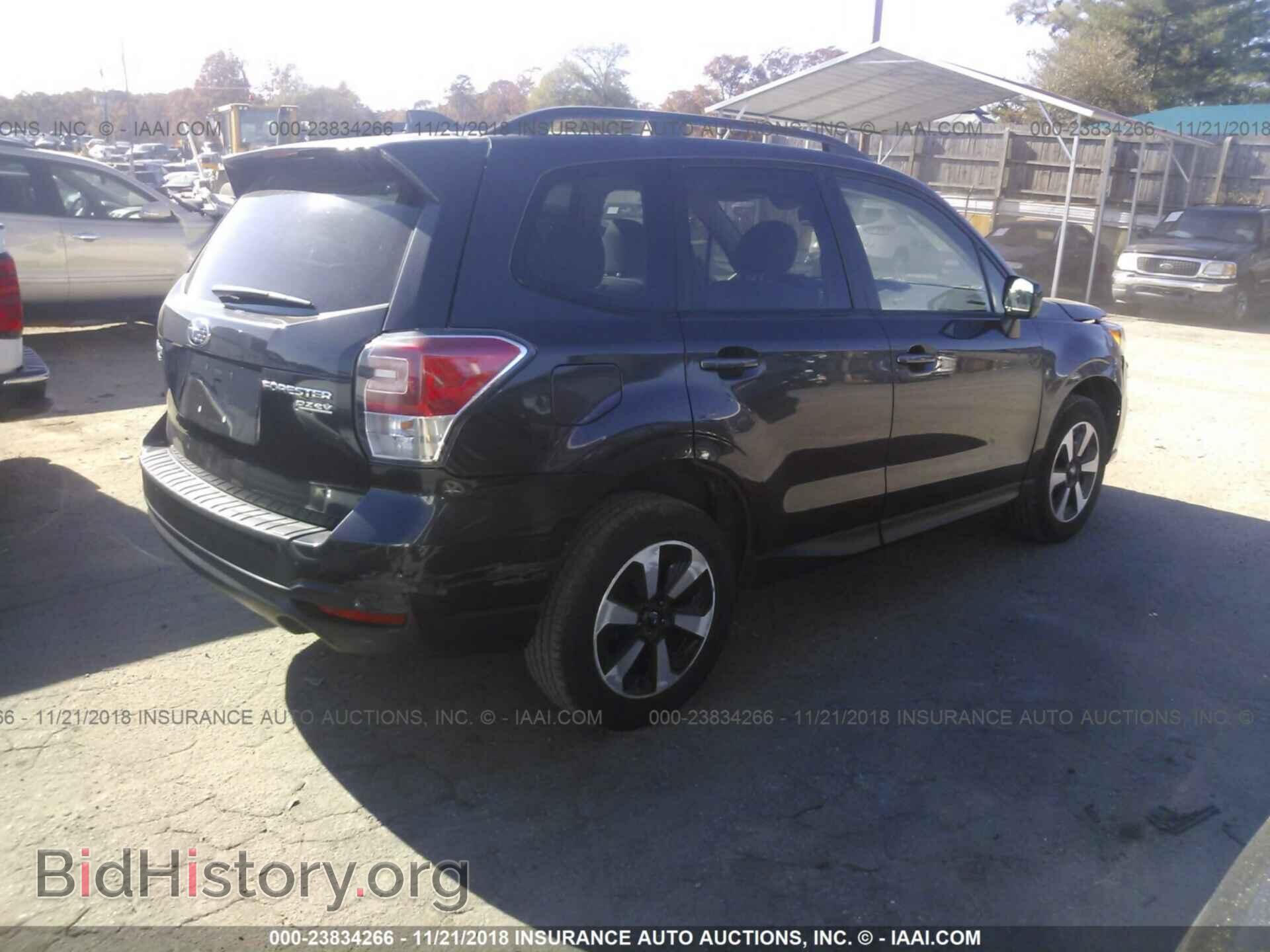 2017 Subaru Forester - VIN: JF2SJAGC7HH525695 - Фото 4