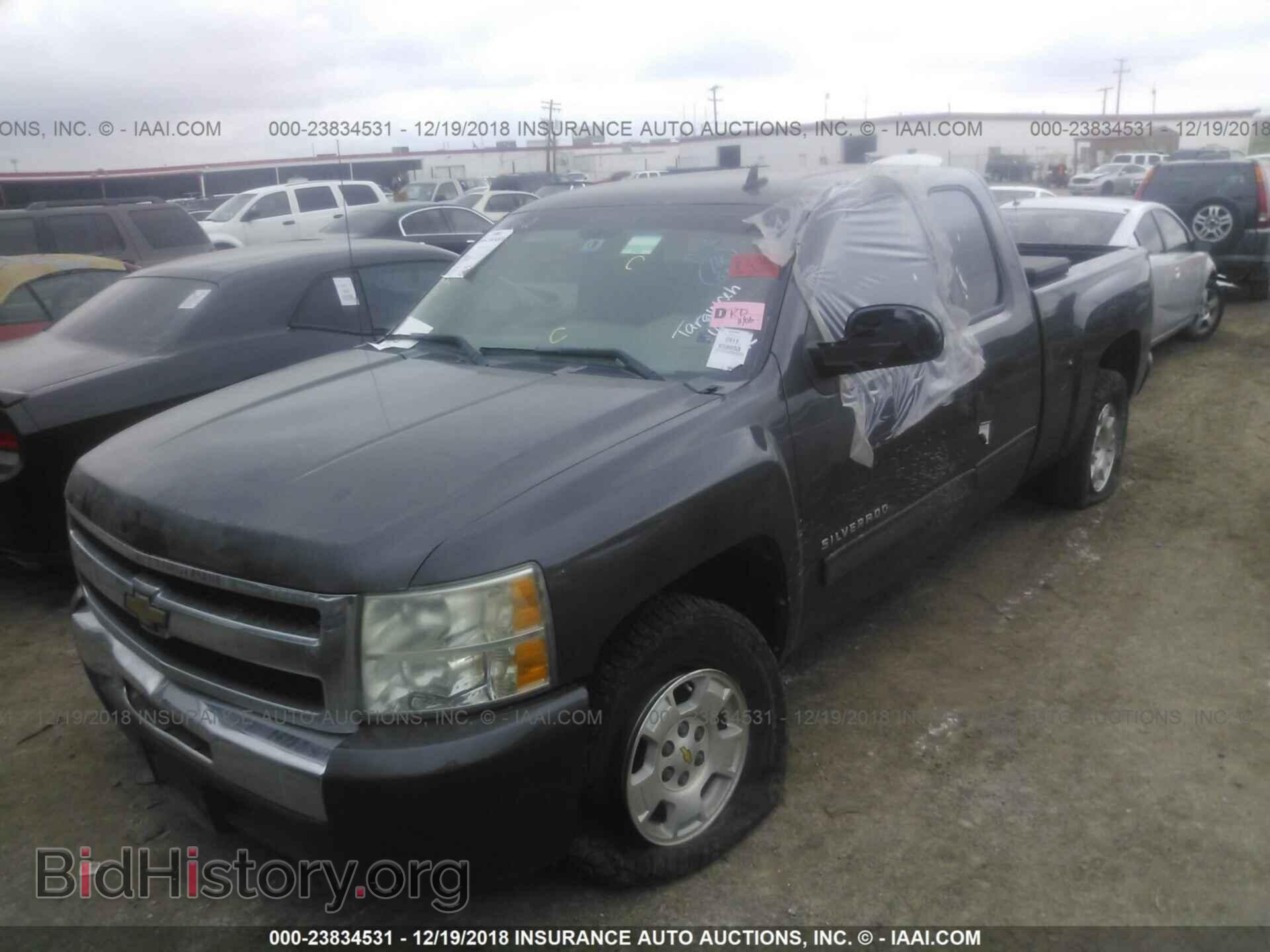 2011 CHEVROLET SILVERADO - VIN: 1GCRCREA1BZ198123 - Фото 2