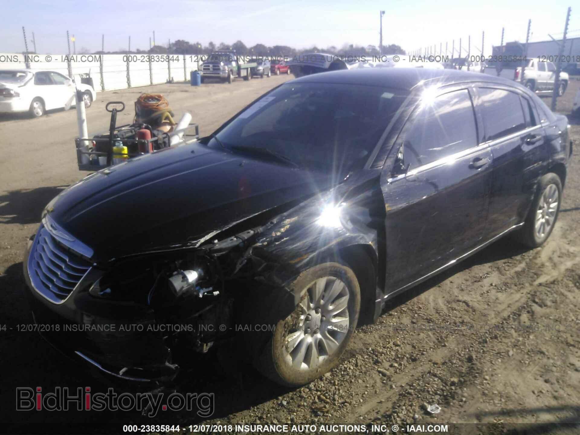2014 CHRYSLER 200 - VIN: 1C3CCBAB2EN206130 - Фото 2