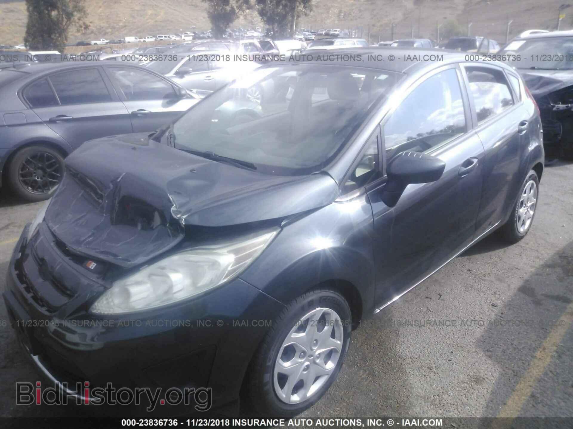 2011 Ford Fiesta - VIN: 3FADP4EJ4BM180661 - Фото 2