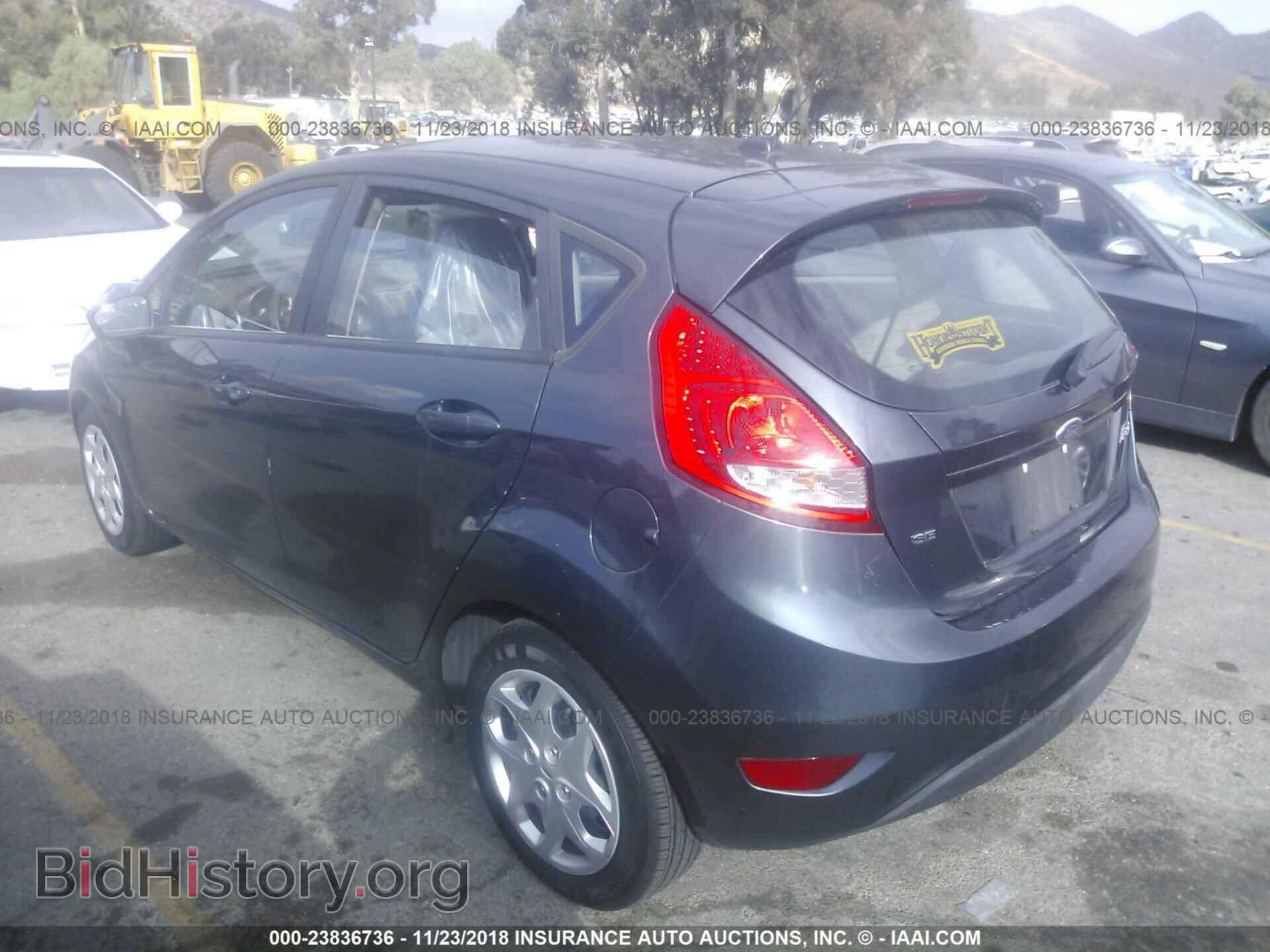 2011 Ford Fiesta - VIN: 3FADP4EJ4BM180661 - Фото 3