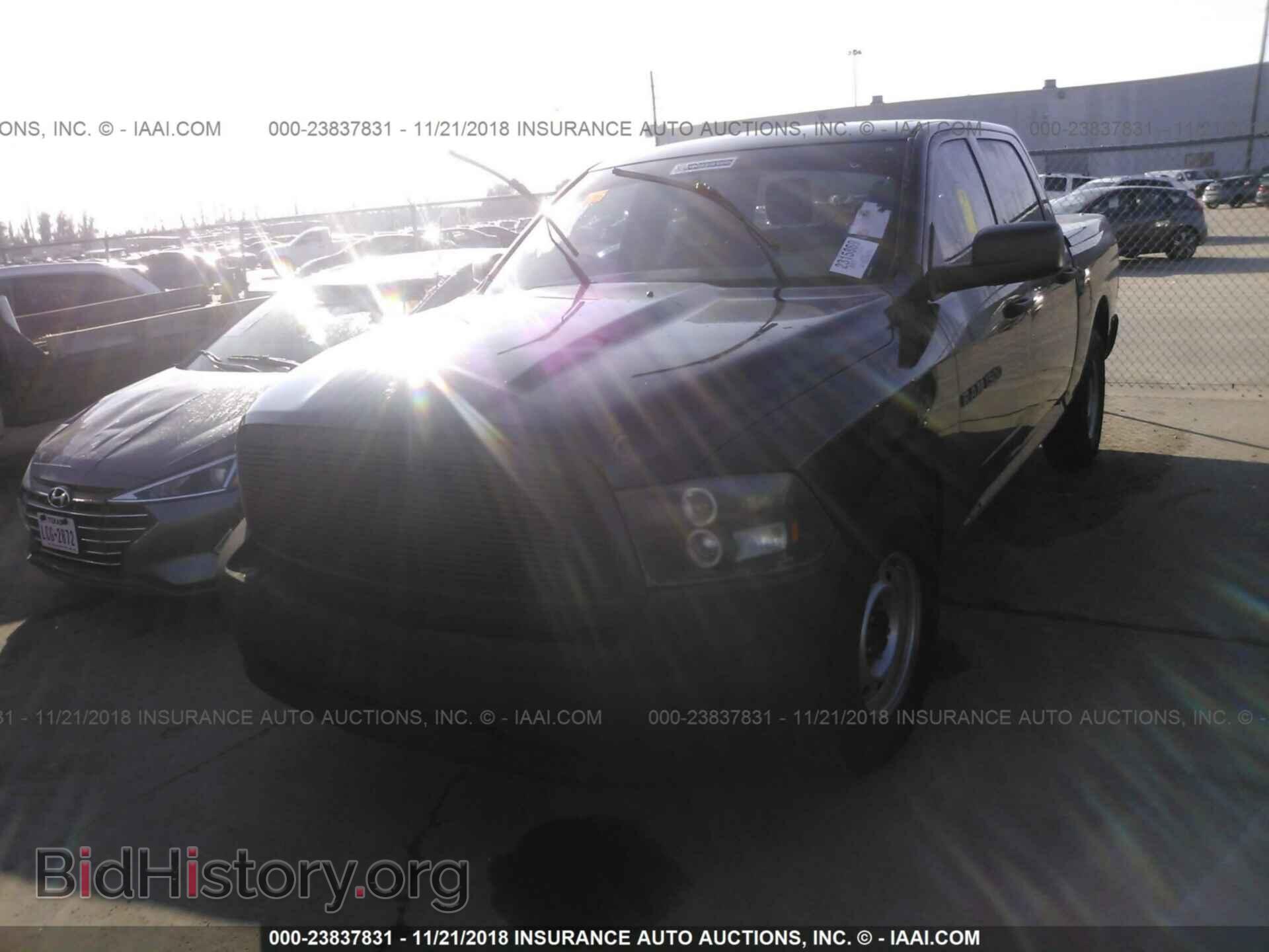 2011 Dodge Ram 1500 - VIN: 1D7RB1CP2BS671053 - Фото 2