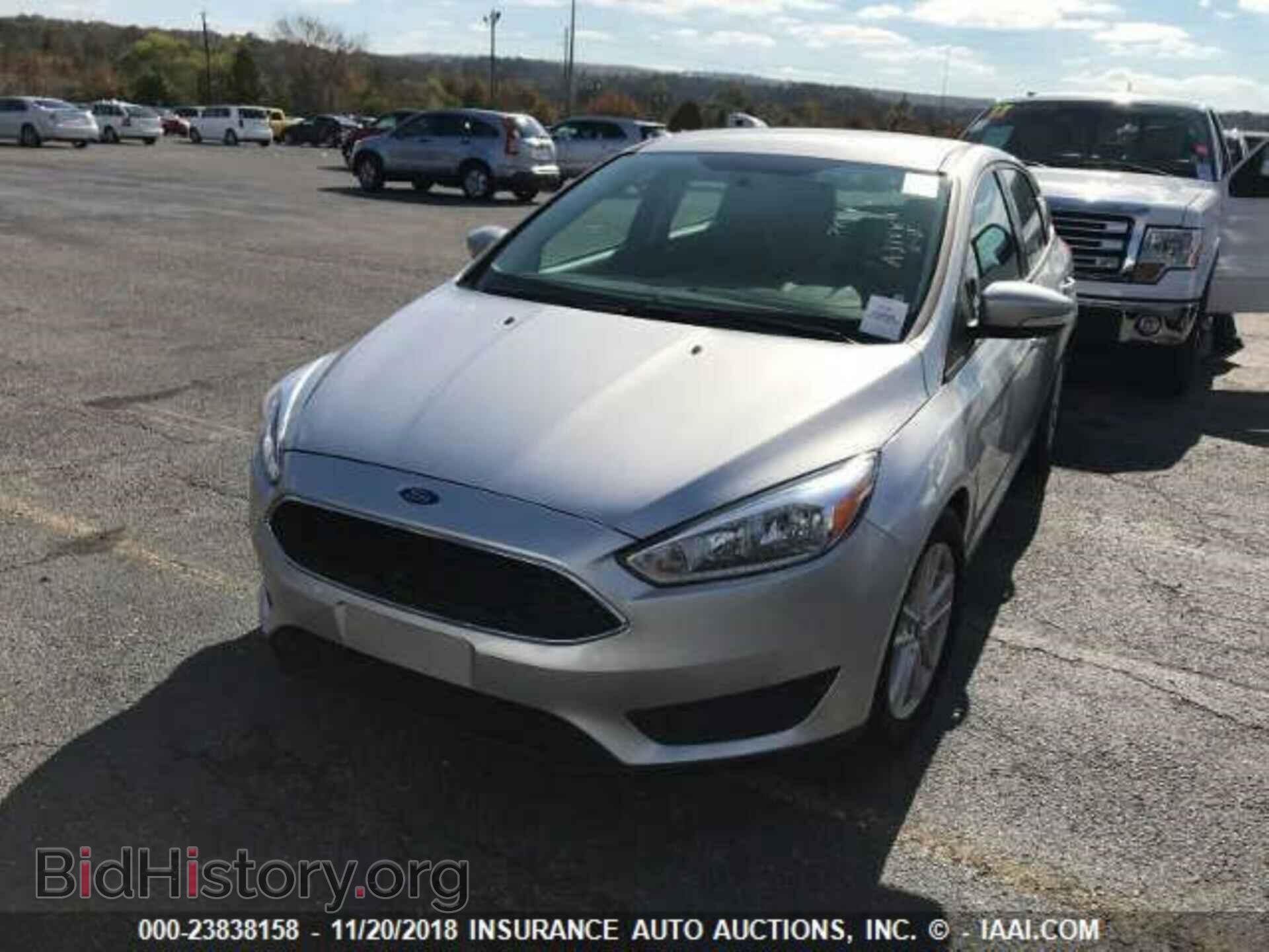 2017 Ford Focus - VIN: 1FADP3K28HL259011 - Фото 2