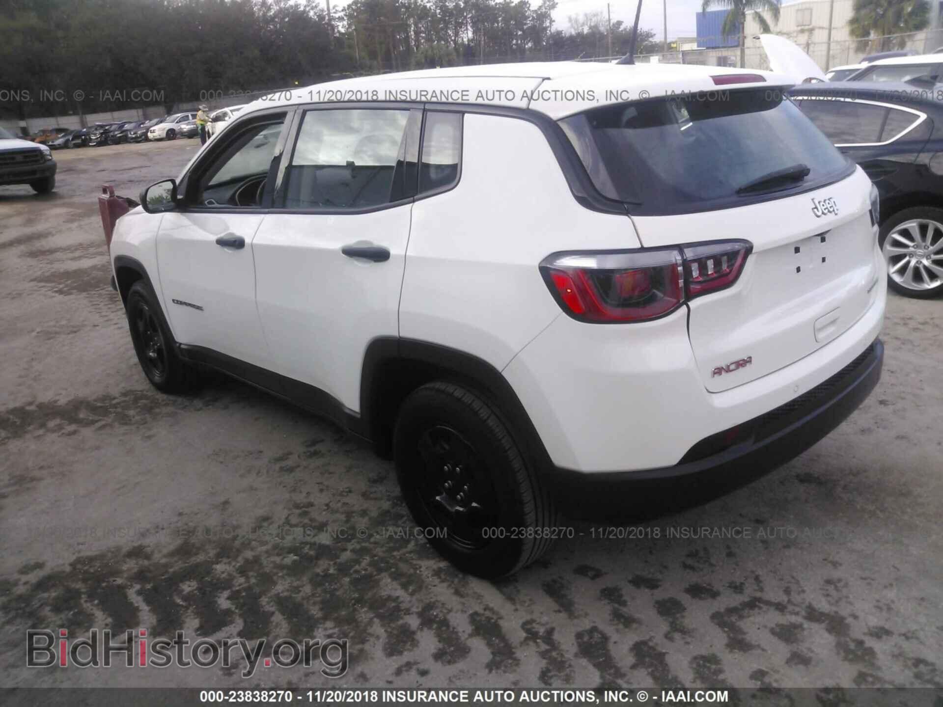 2017 Jeep Compass - VIN: 3C4NJCAB3HT661136 - Photo 3