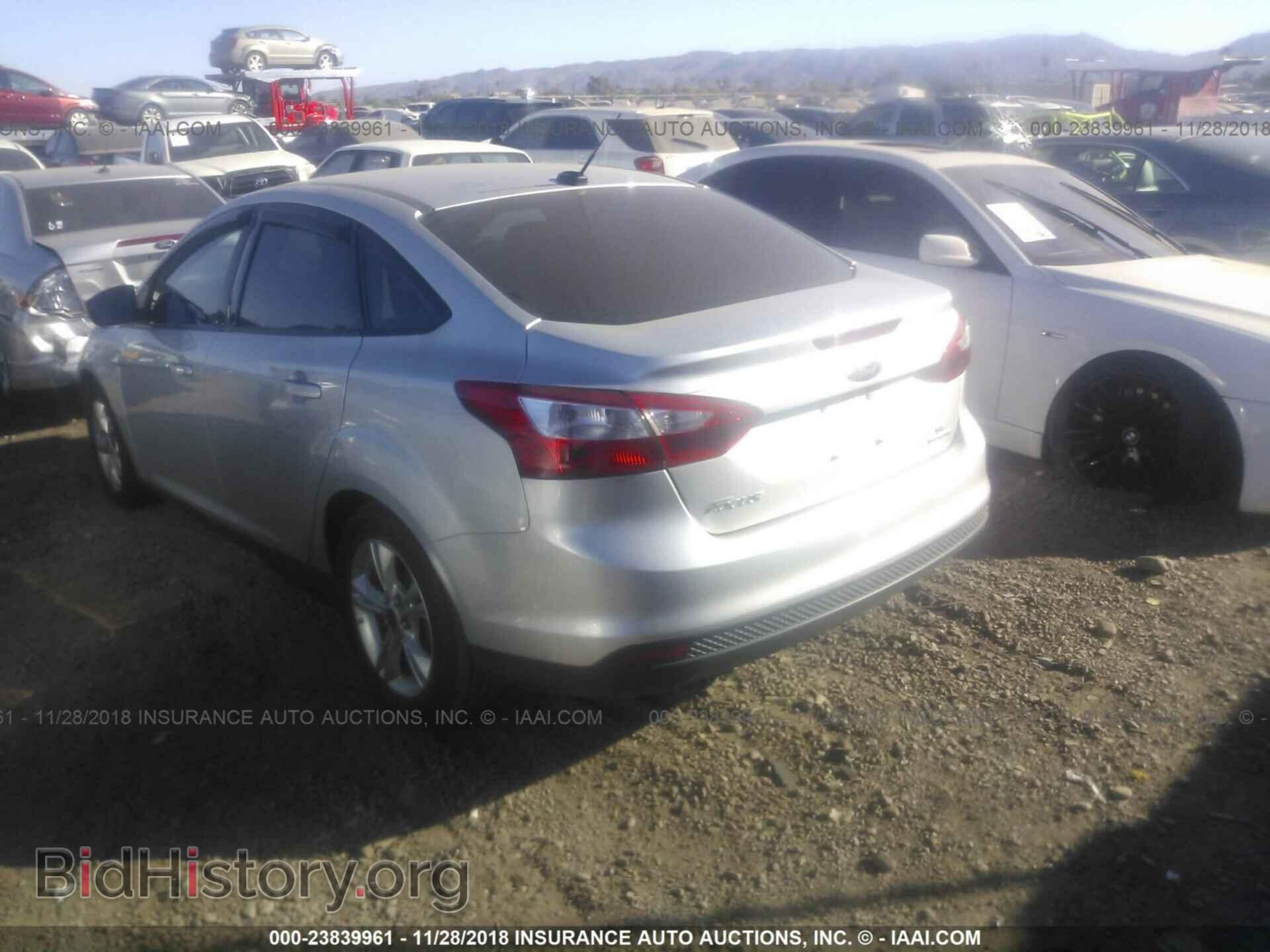 2014 Ford Focus - VIN: 1FADP3F26EL140461 - Photo 3