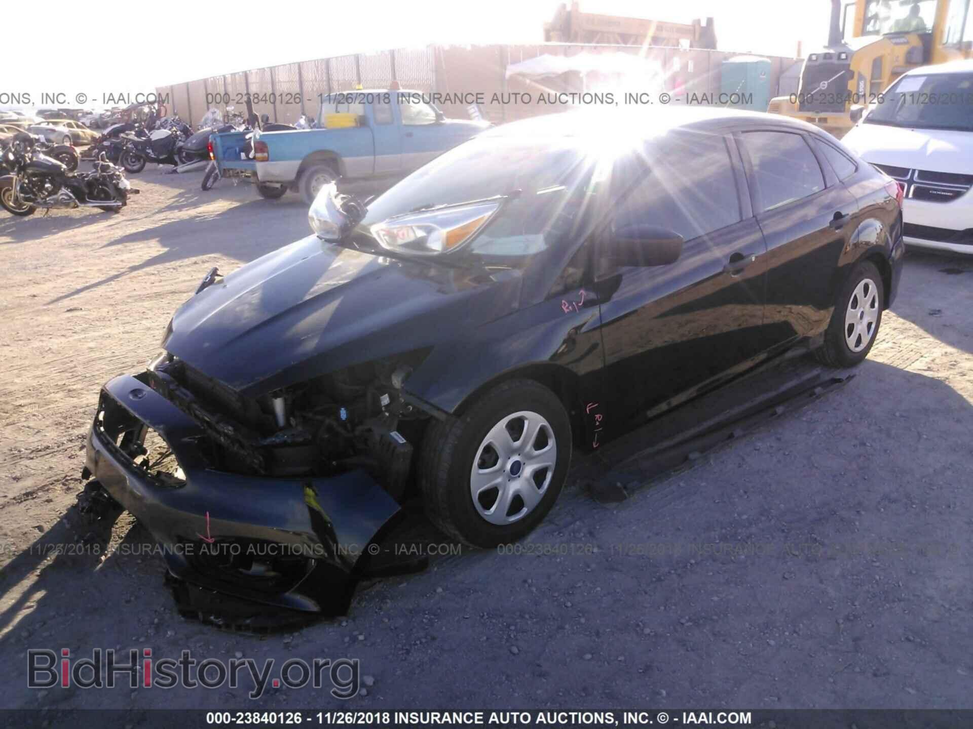 2016 Ford Focus - VIN: 1FADP3E2XGL212847 - Фото 2