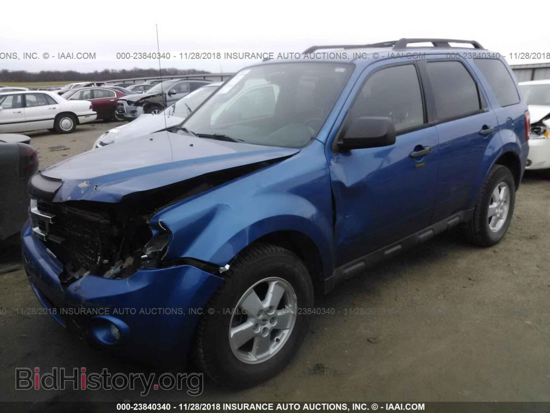 2011 FORD ESCAPE - VIN: 1FMCU0D70BKA08028 - Фото 2