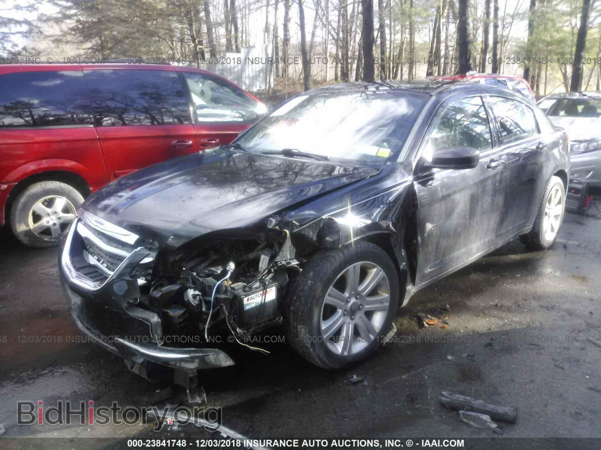 2013 CHRYSLER 200 - VIN: 1C3CCBAB1DN762413 - Фото 2