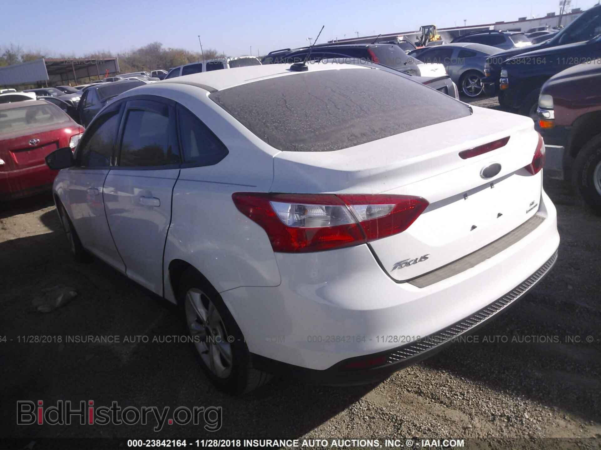 2014 Ford Focus - VIN: 1FADP3F26EL430618 - Photo 3