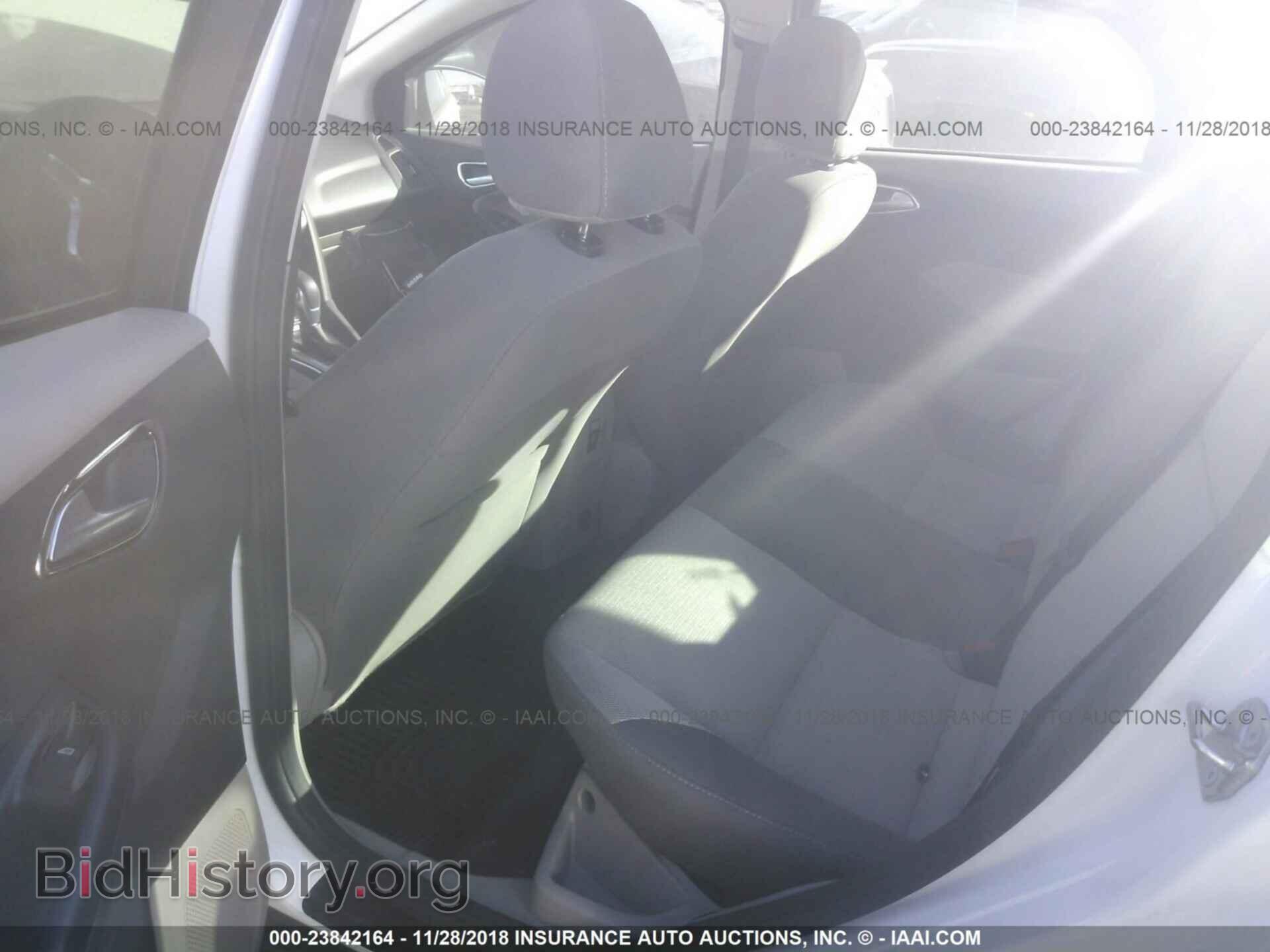2014 Ford Focus - VIN: 1FADP3F26EL430618 - Photo 8