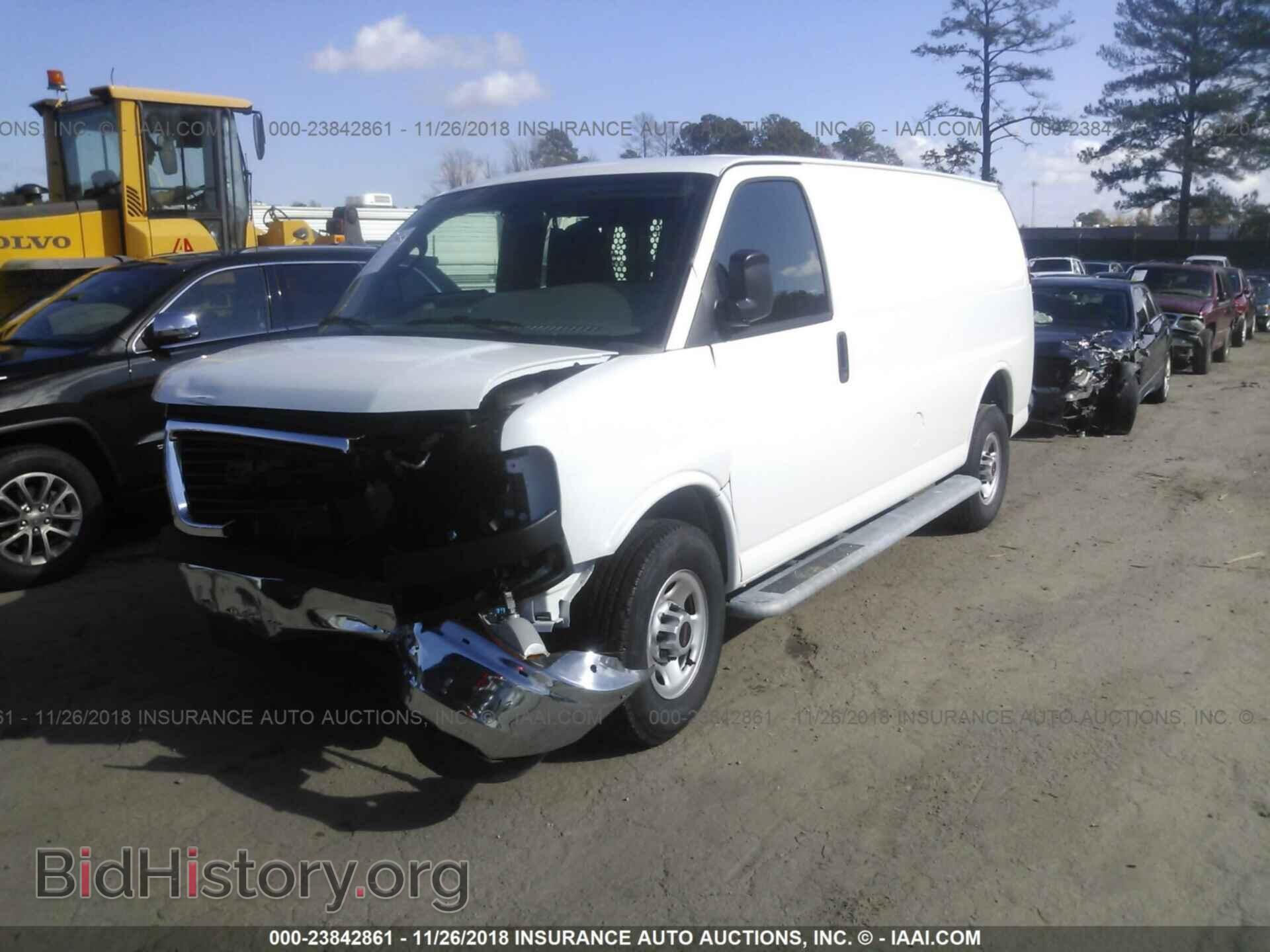 2018 Gmc Savana - VIN: 1GTW7AFG7J1911566 - Фото 2