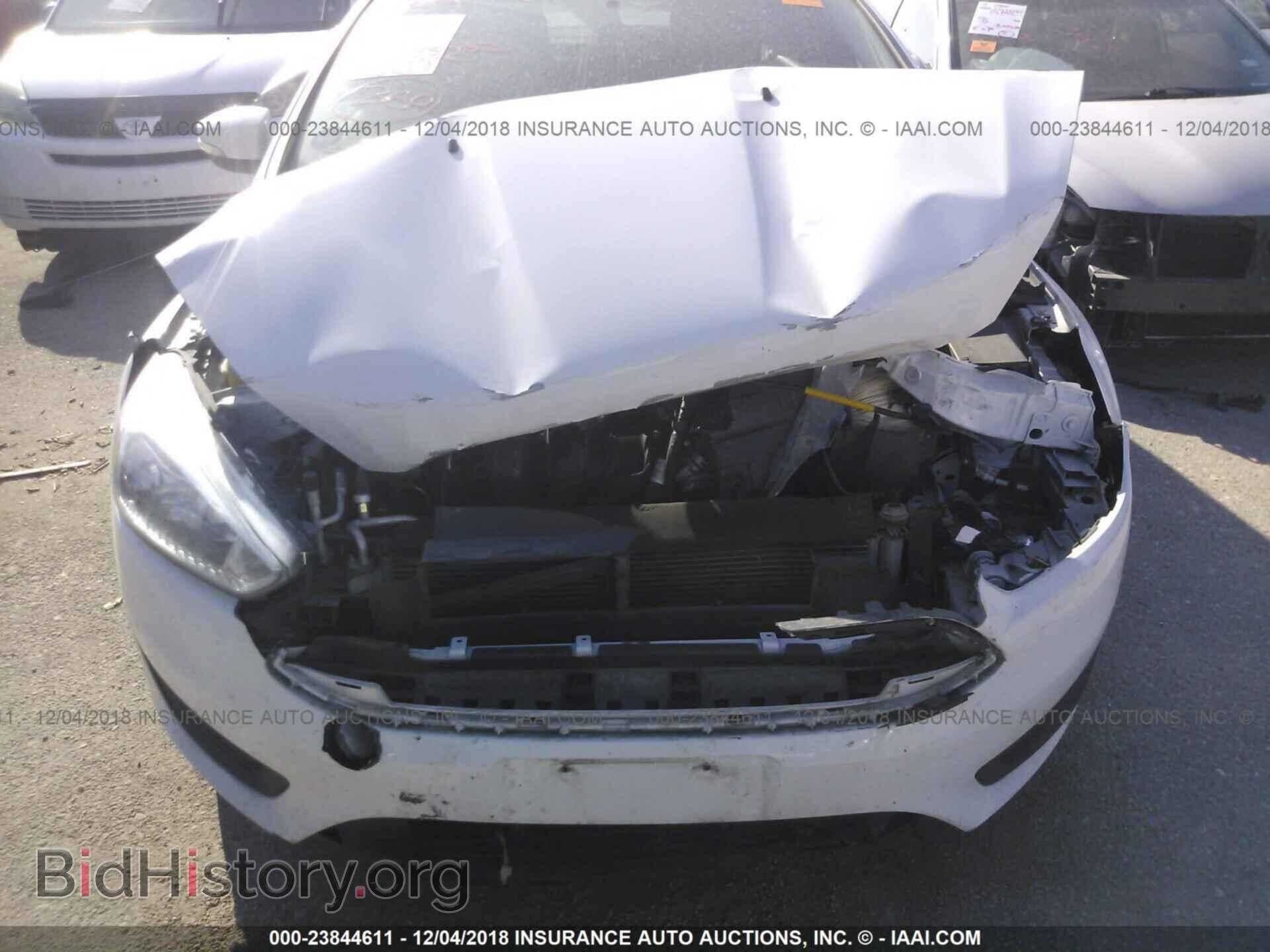 2016 Ford Focus - VIN: 1FADP3F29GL220775 - Photo 6