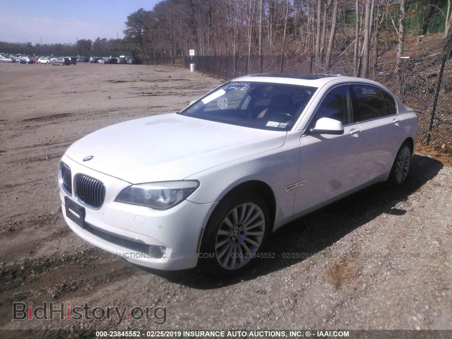 2012 BMW 750 - VIN: WBAKC8C52CC435589 - Photo 2