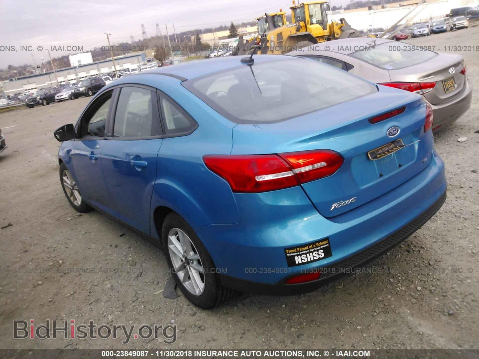2017 Ford Focus - VIN: 1FADP3F22HL252629 - Photo 3