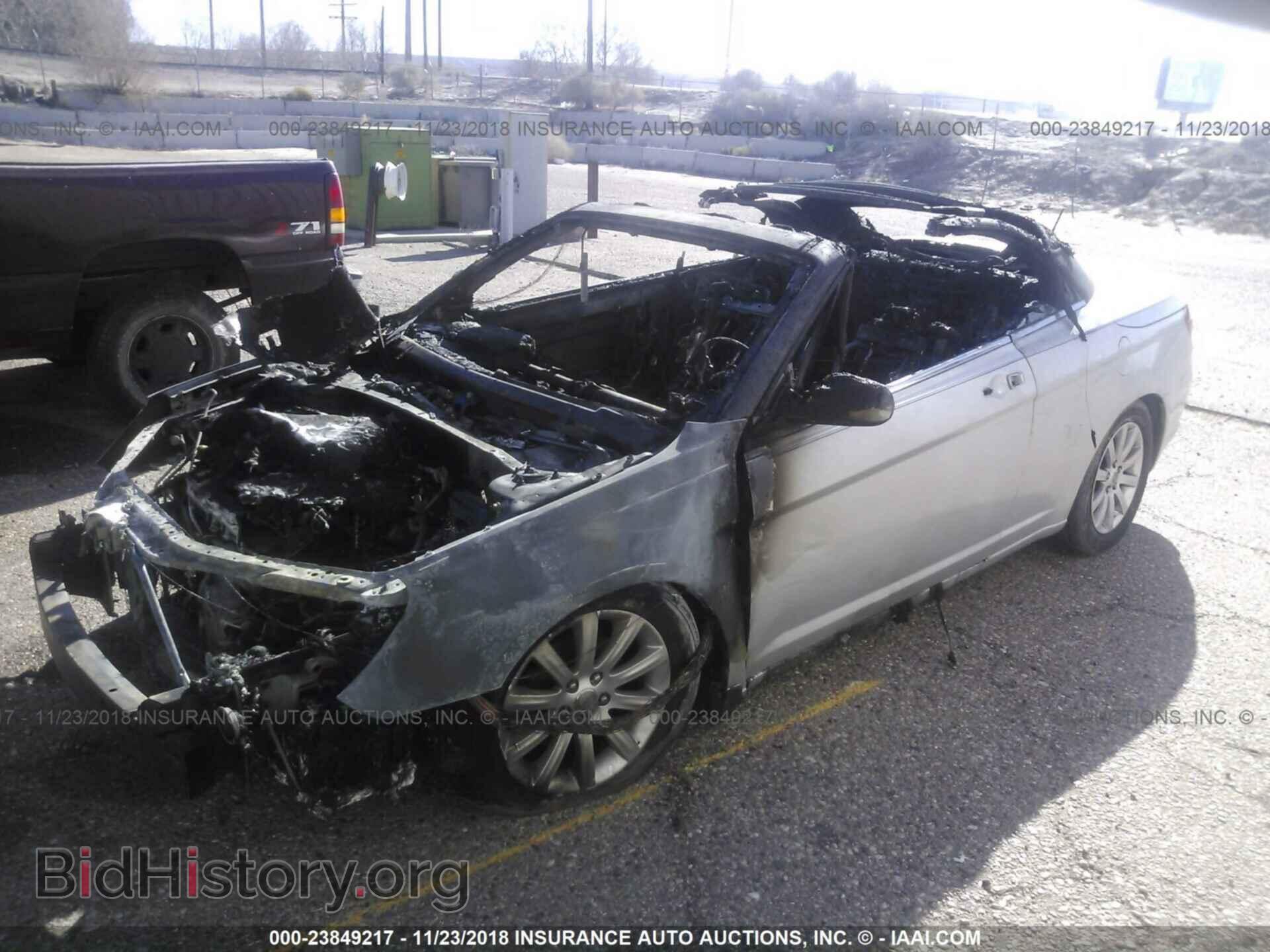 2010 CHRYSLER SEBRING - VIN: 1C3BC5ED2AN138513 - Photo 2