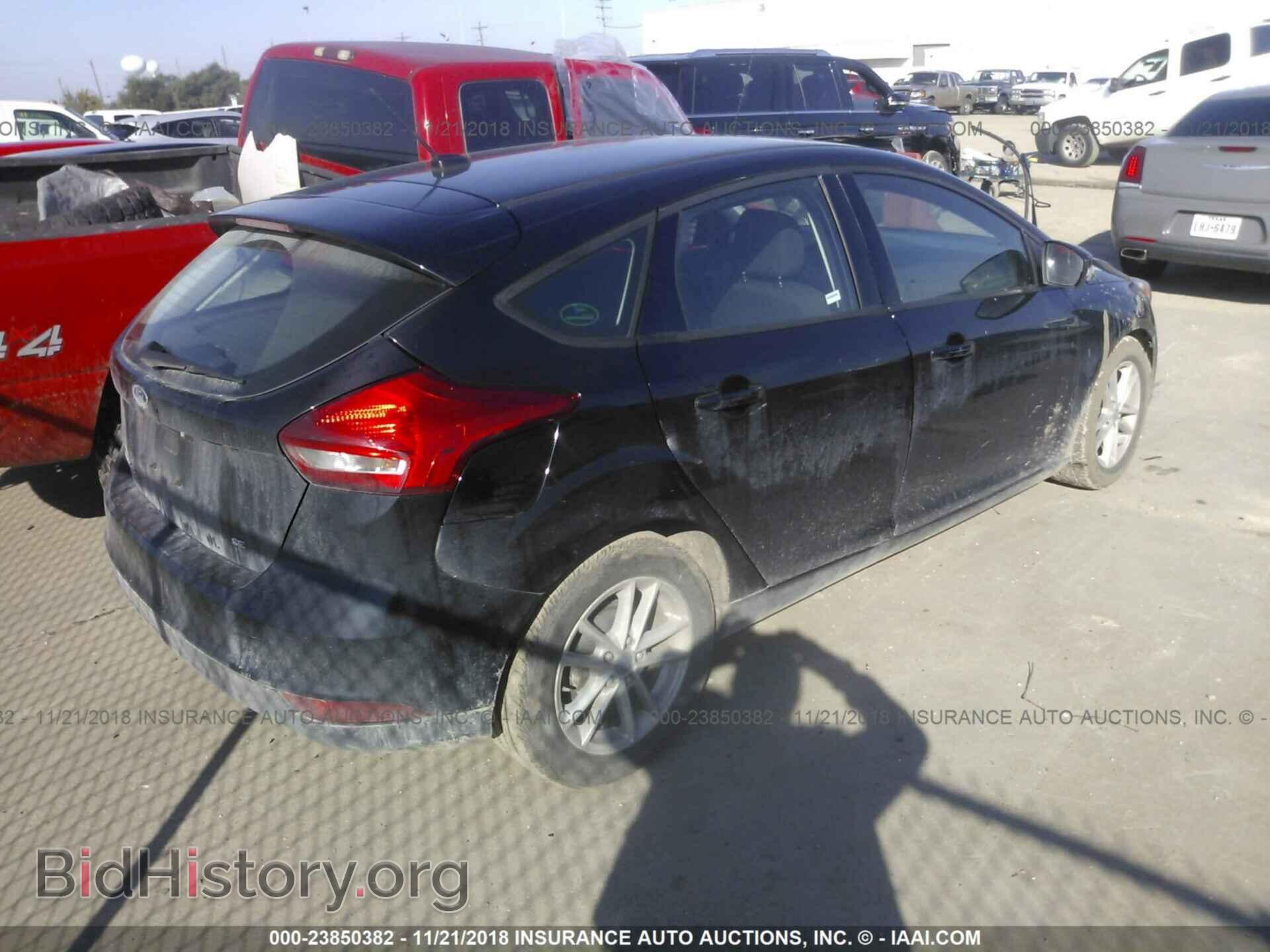 2017 Ford Focus - VIN: 1FADP3K24HL264044 - Фото 4