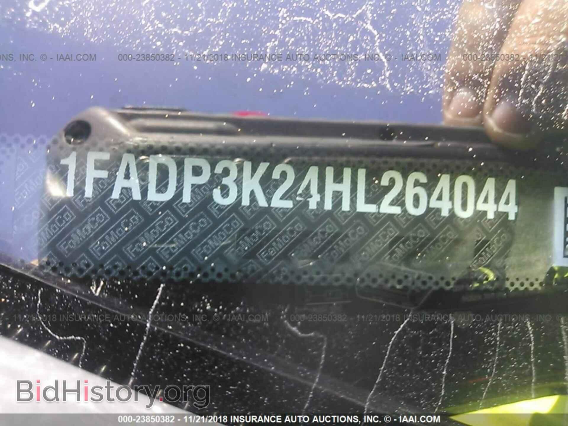 2017 Ford Focus - VIN: 1FADP3K24HL264044 - Фото 9