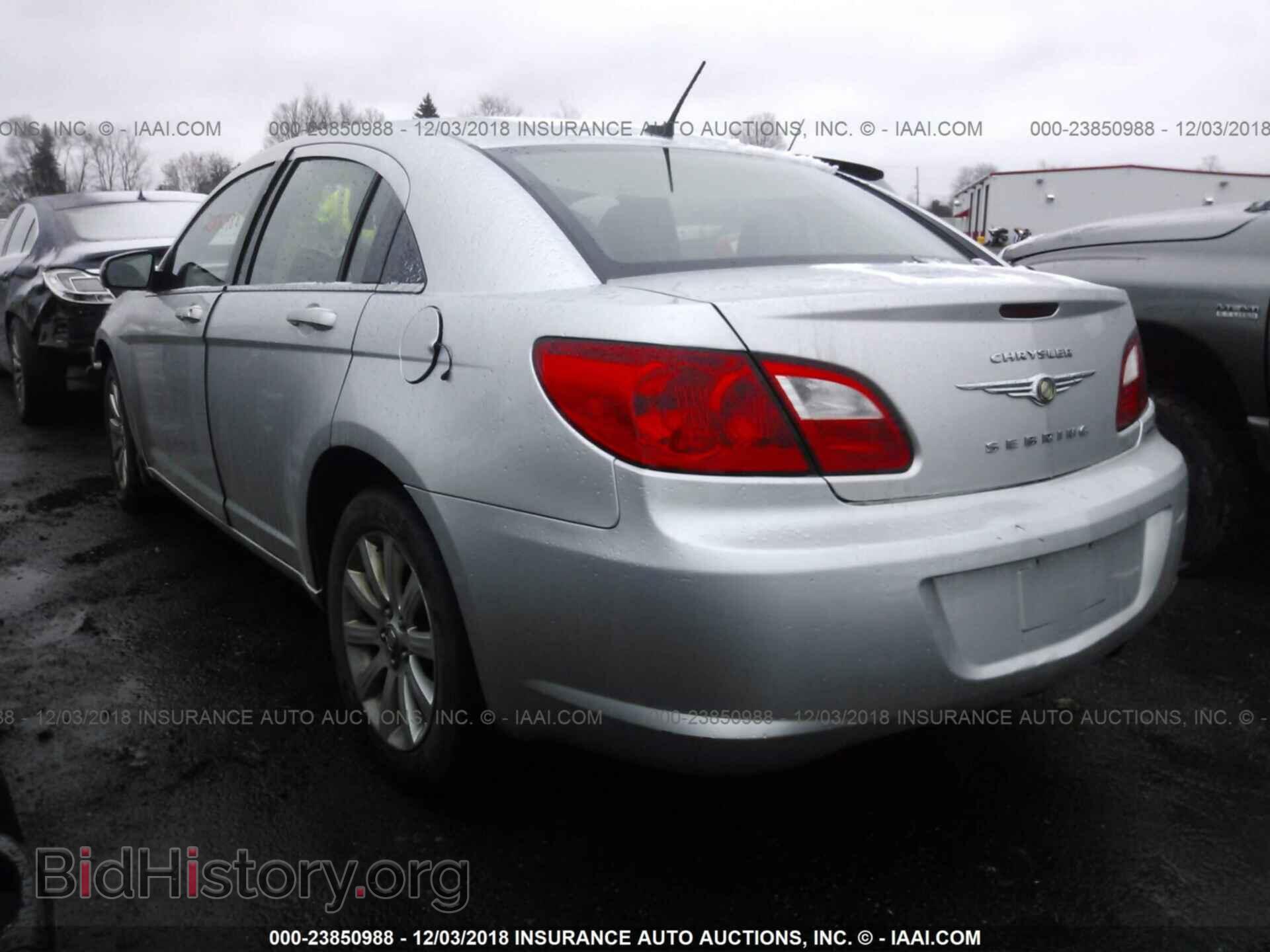 2010 CHRYSLER SEBRING - VIN: 1C3CC5FB6AN113003 - Фото 3