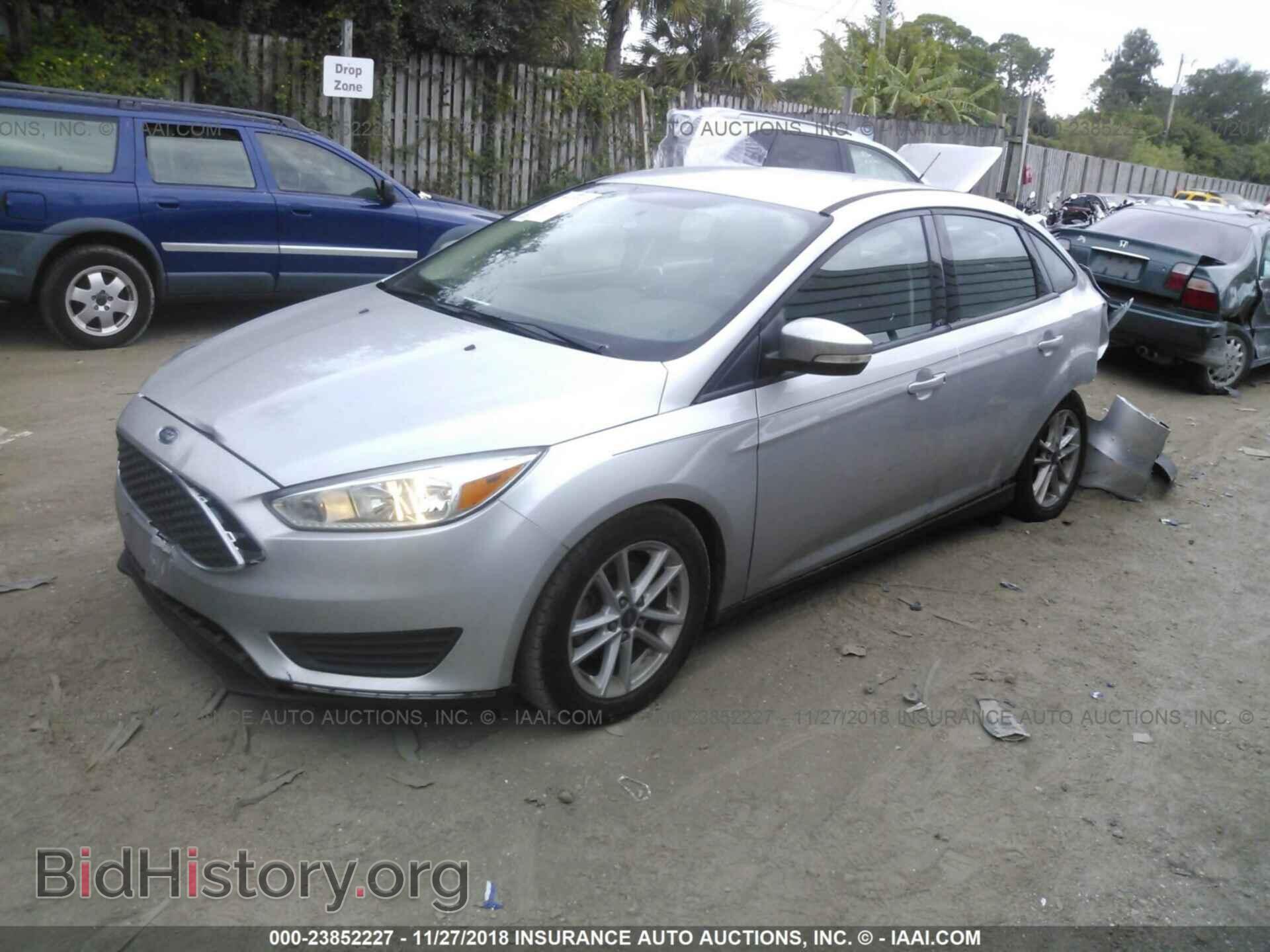 2016 Ford Focus - VIN: 1FADP3F23GL370137 - Photo 2