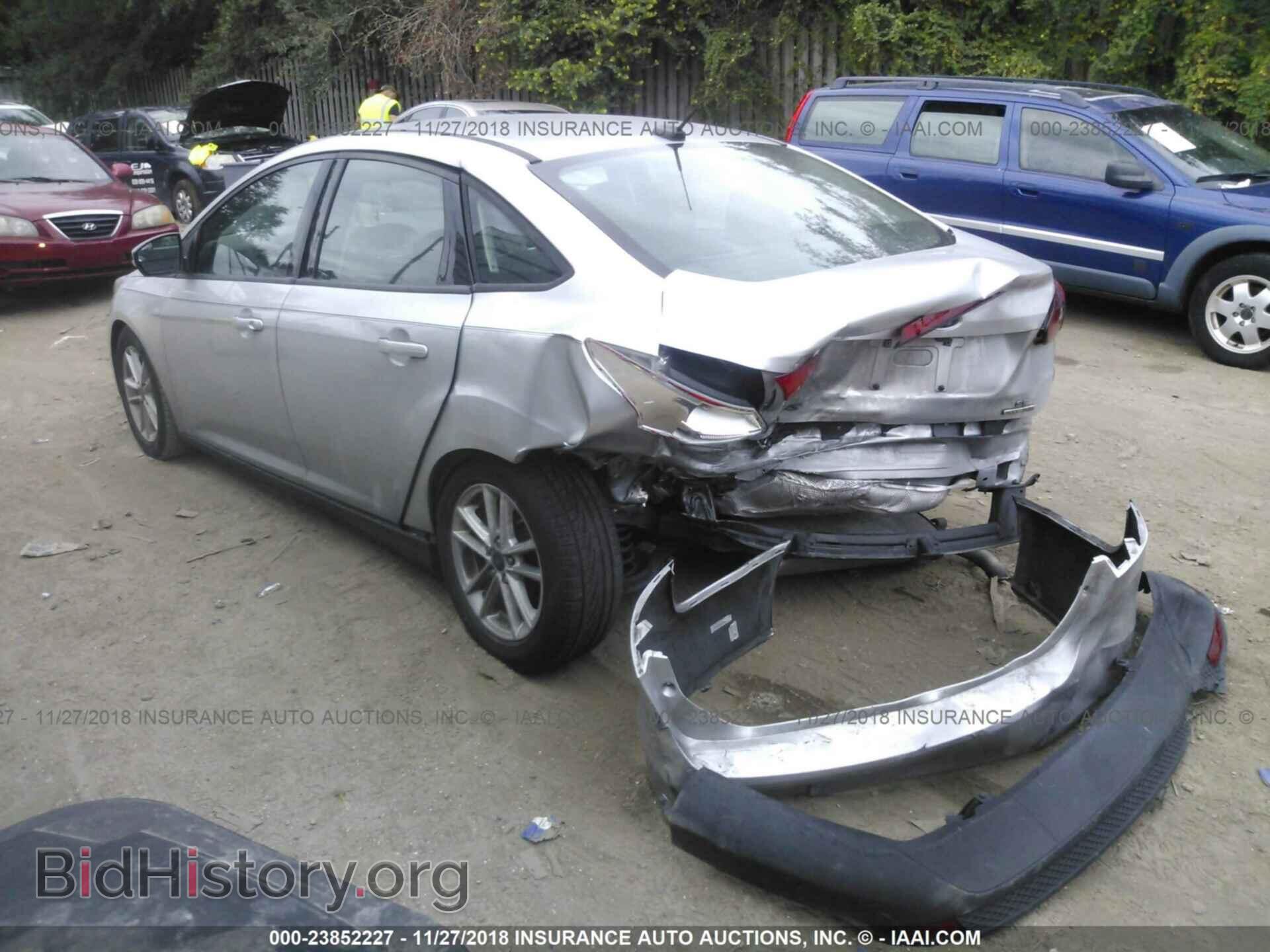 2016 Ford Focus - VIN: 1FADP3F23GL370137 - Photo 3