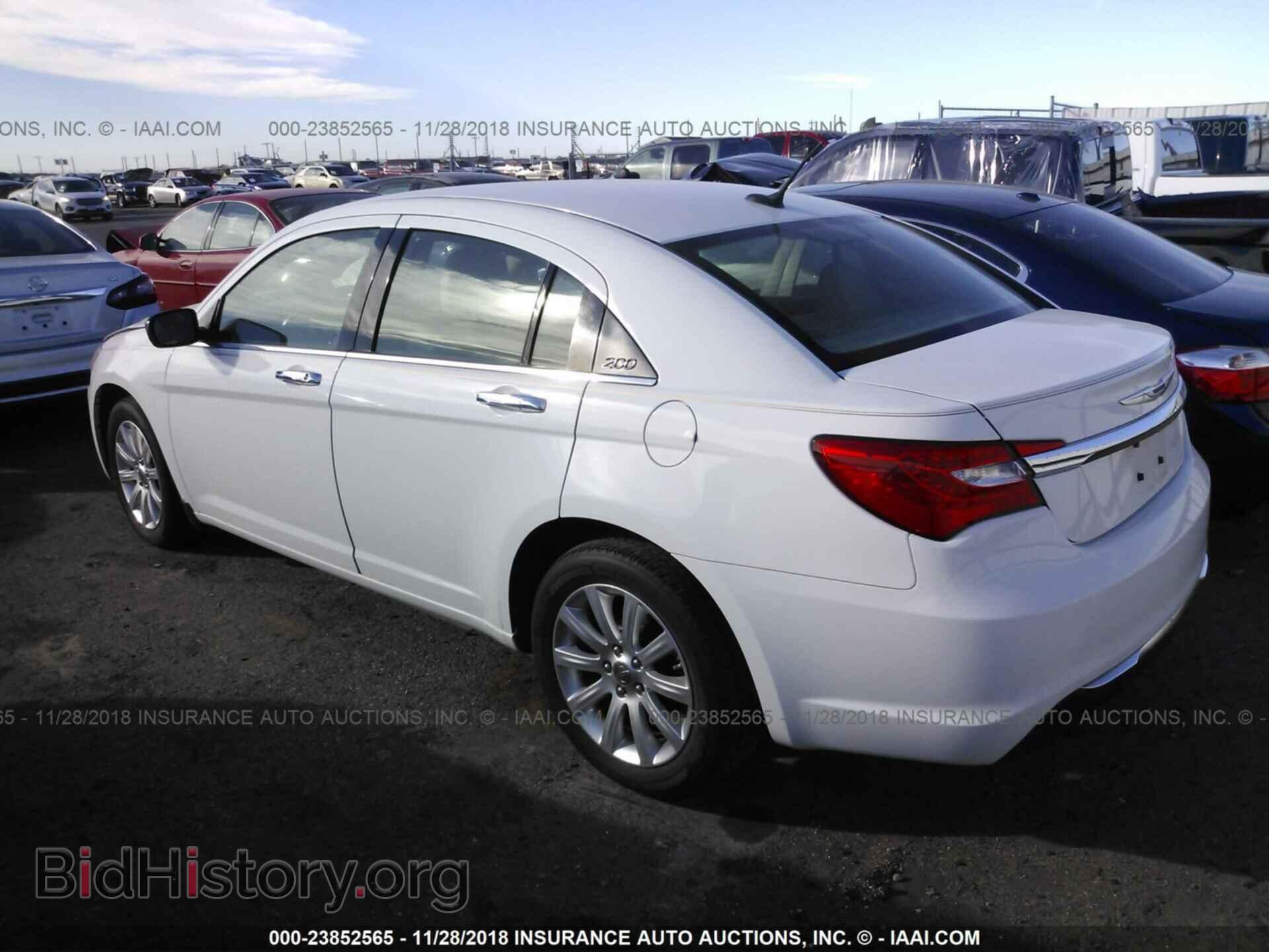 2013 CHRYSLER 200 - VIN: 1C3CCBCB8DN604812 - Фото 3