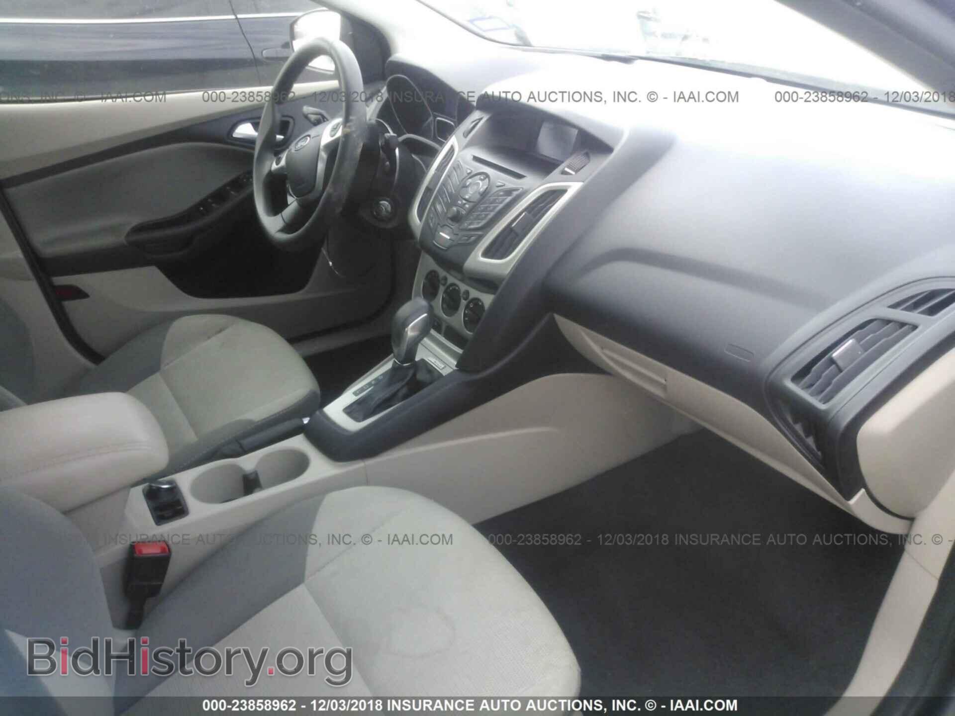 2014 Ford Focus - VIN: 1FADP3F29EL381432 - Photo 5