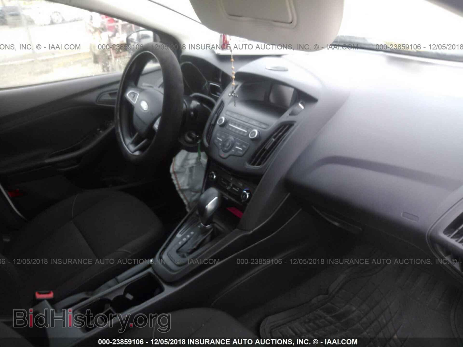 2018 Ford Focus - VIN: 1FADP3E24JL234785 - Photo 5