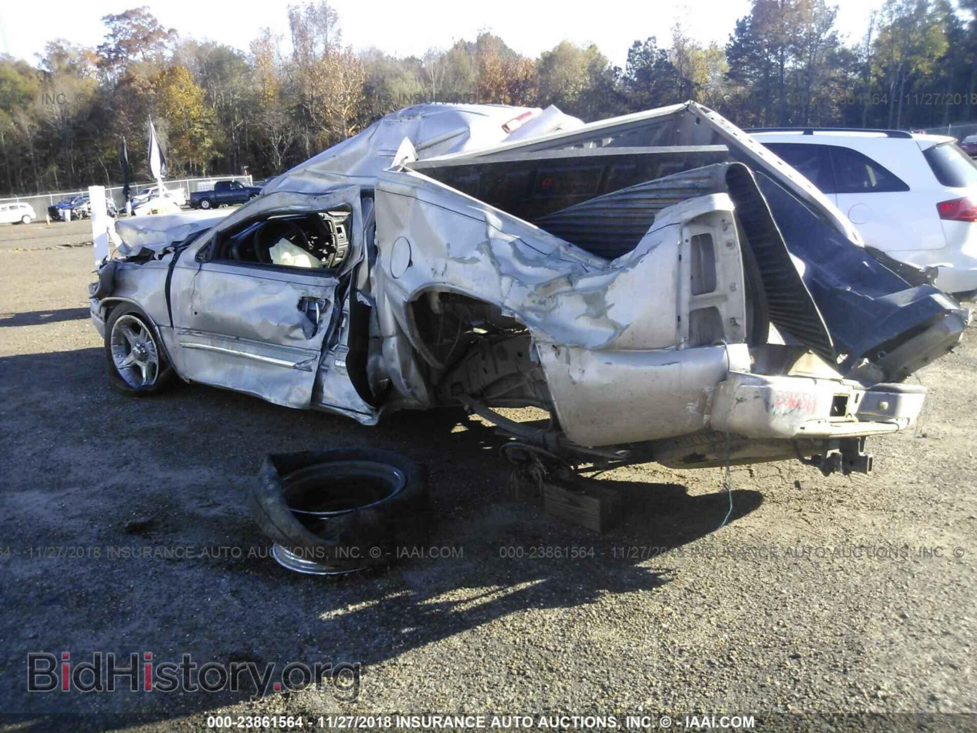 2006 CHEVROLET SILVERADO - VIN: 2GCEC13V561253211 - Фото 3