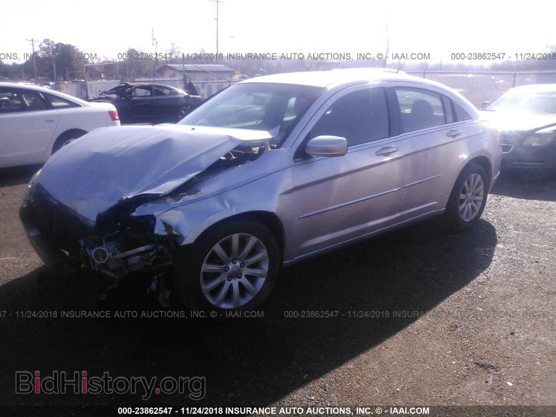 2012 Chrysler 200 - VIN: 1C3CCBBBXCN113108 - Photo 2